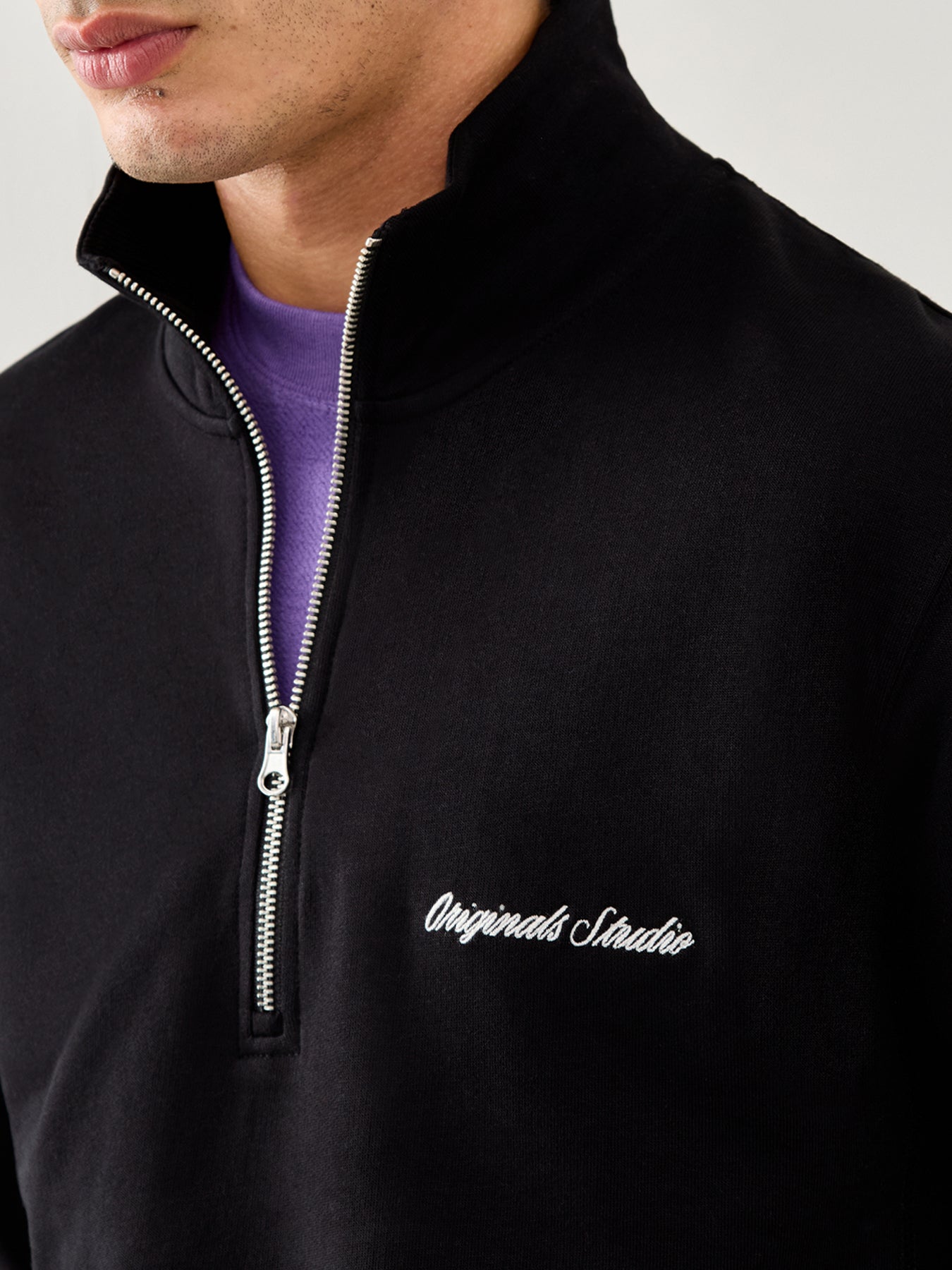 Embroidered Sweat High Neck Black