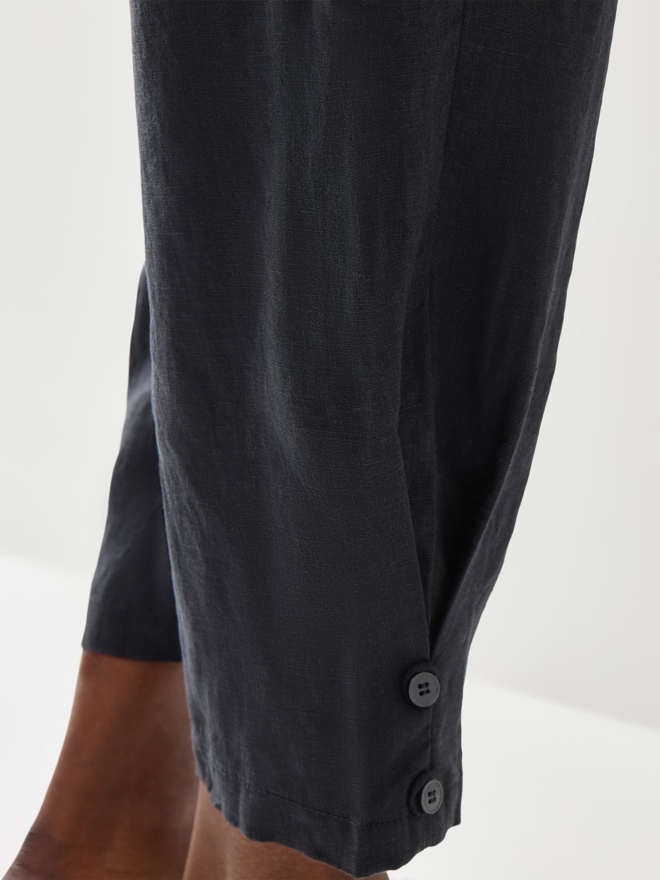 Penna Tapered Leg Linen Trousers