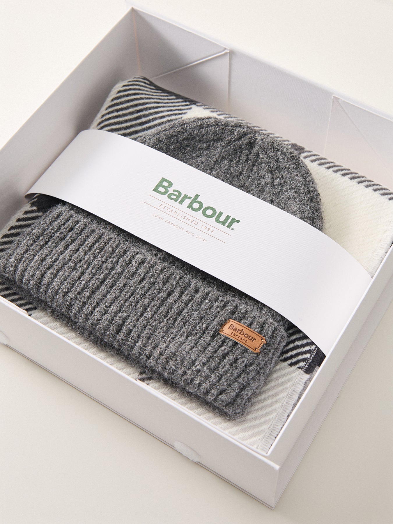 Pendle Beanie and Scarf Set Monochrome