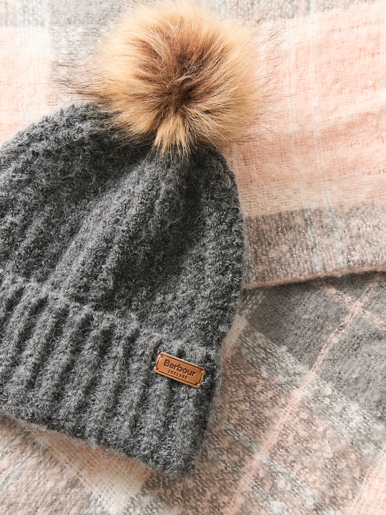 Saltburn Beanie and Scarf Set Grey Rose