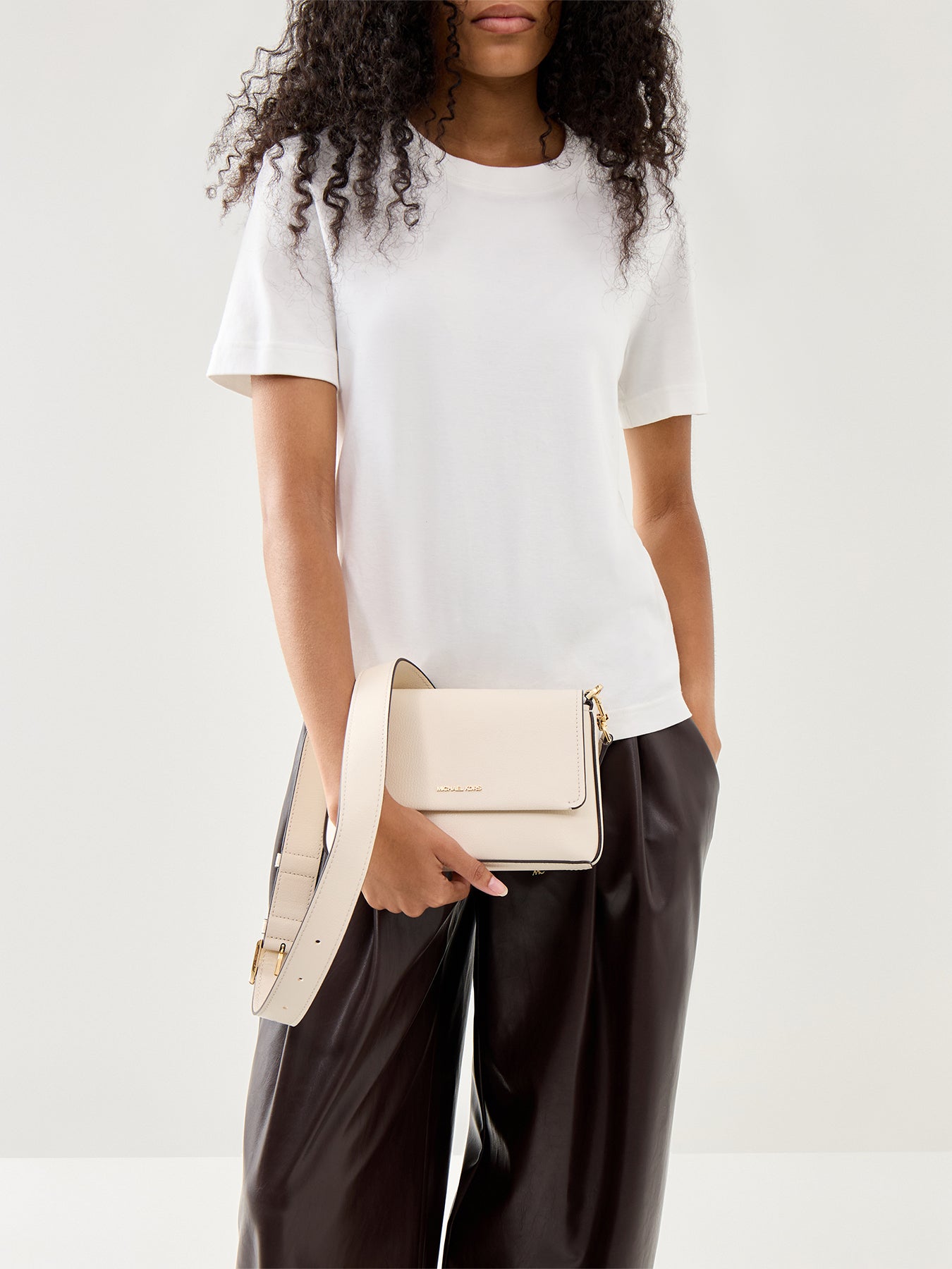 Nessa Messenger Shoulder Bag