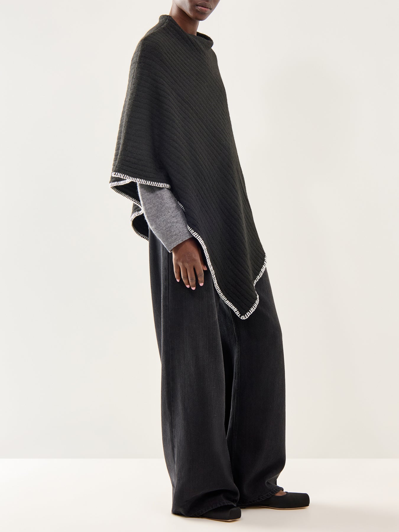 Jara Wool Blend Poncho Black