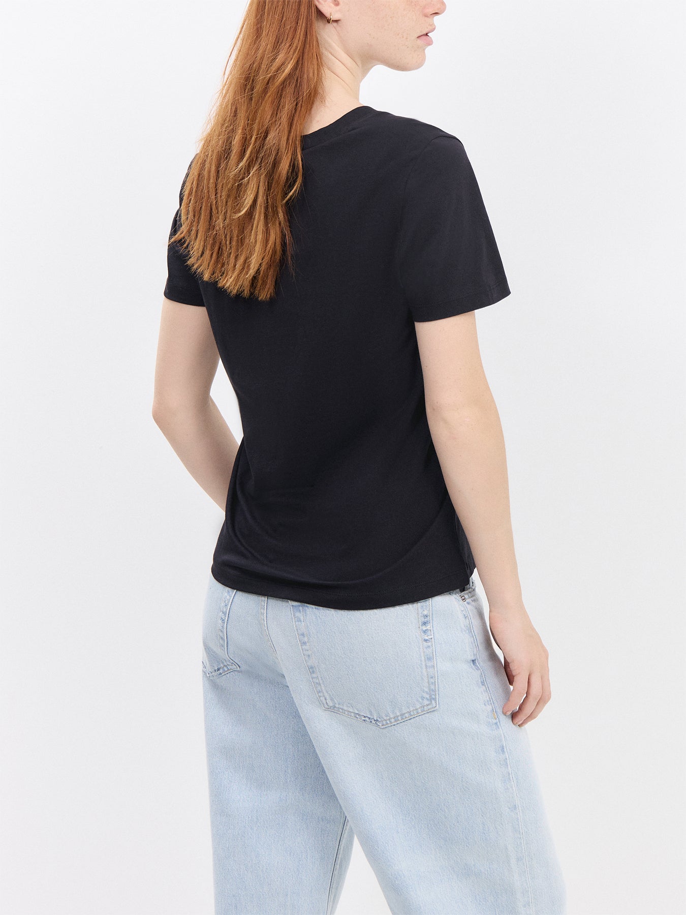 Essential Short Sleeves V-neck Tee