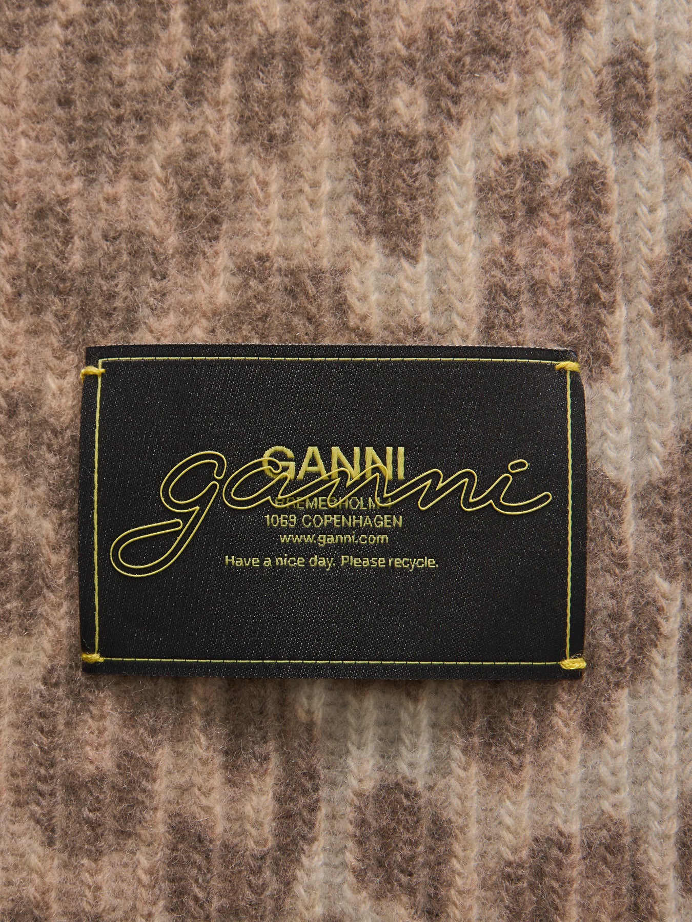 Graphic Wool Knit Scarf Leopard