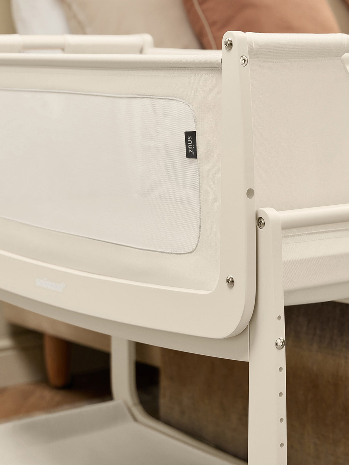 SnuzPod 5 Bedside Crib White