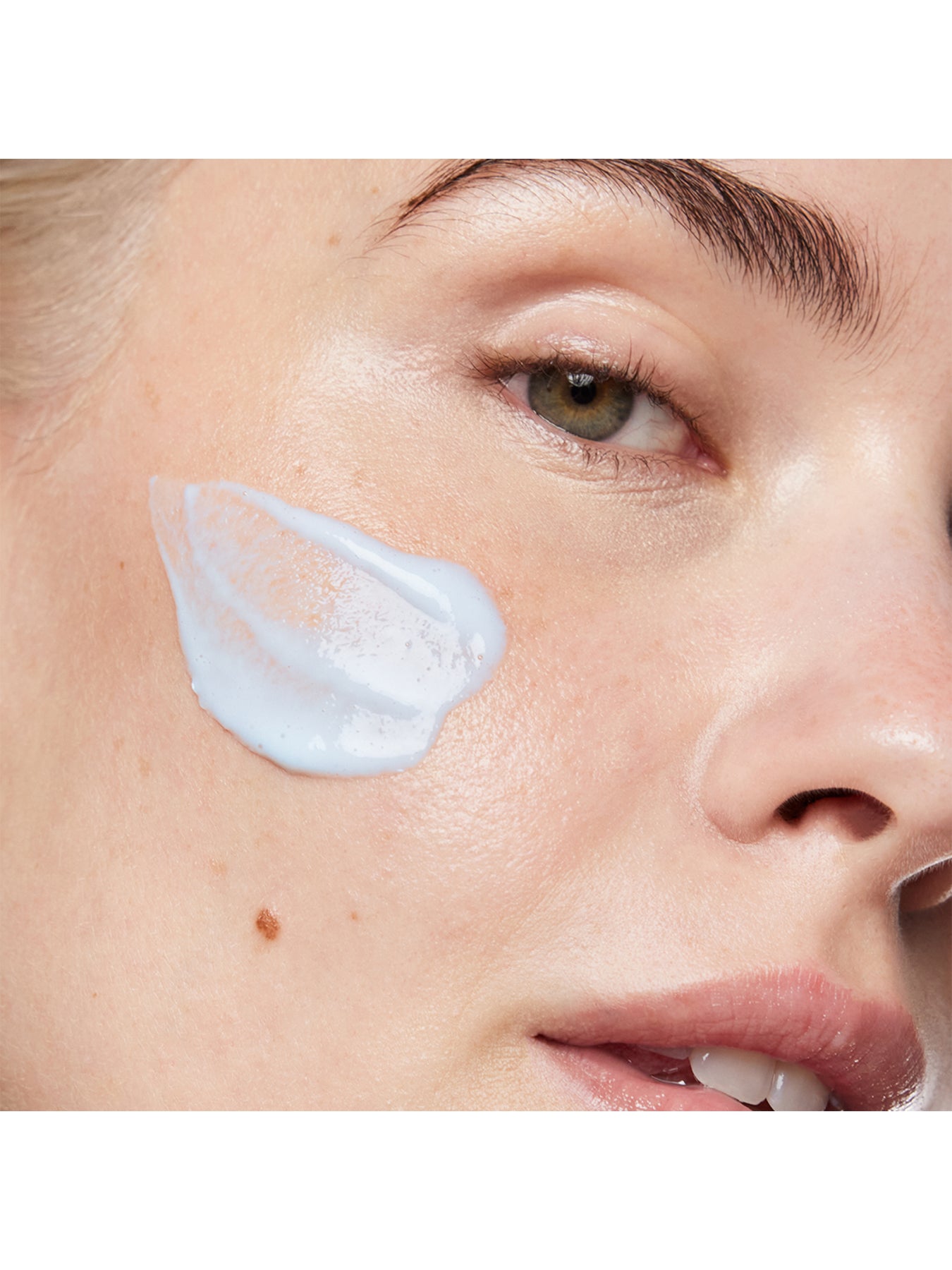 Magnetic Afterglow Cleanser 295ml