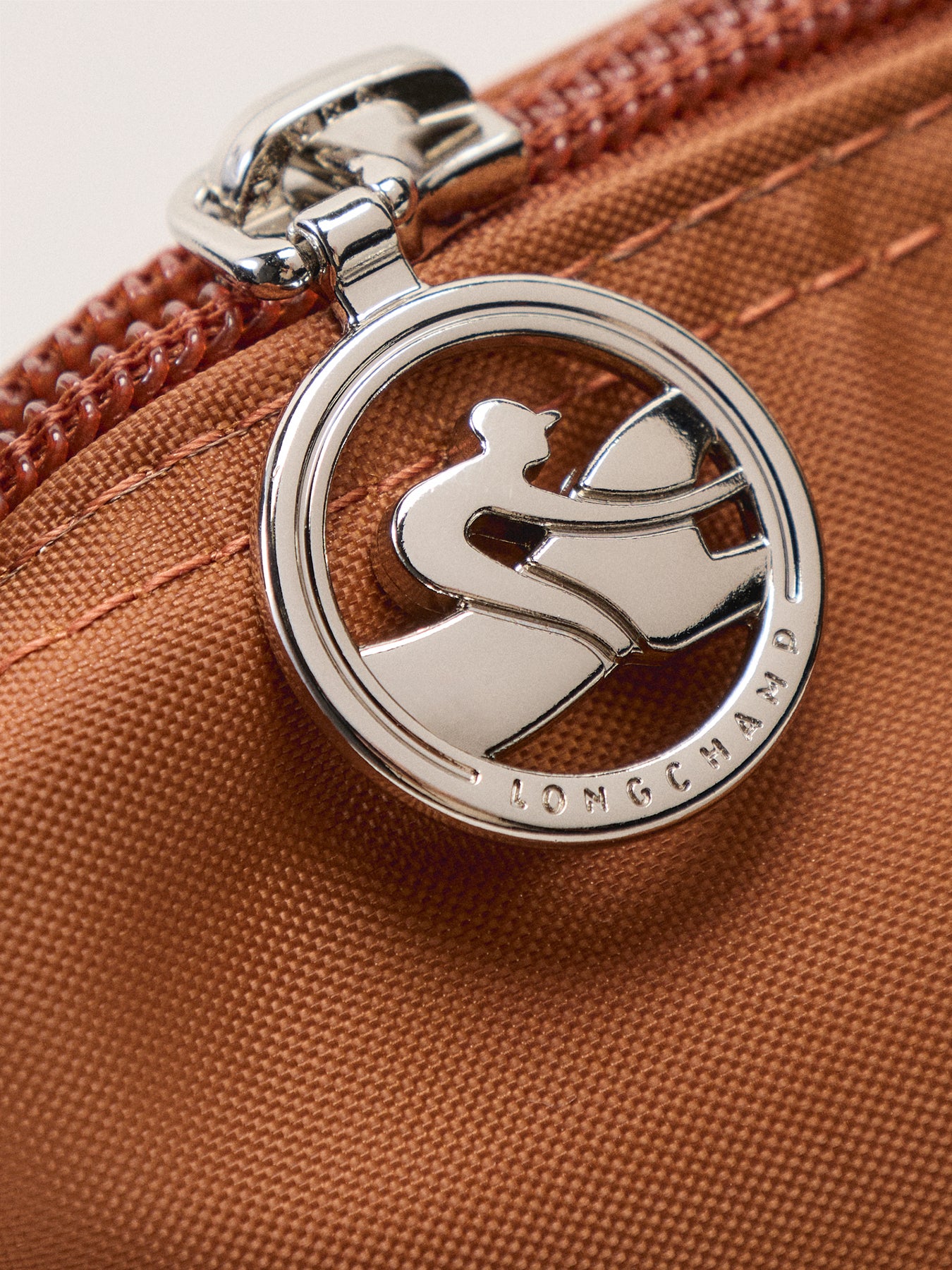 Le Slouchy T Hobo Bag Medium Cognac