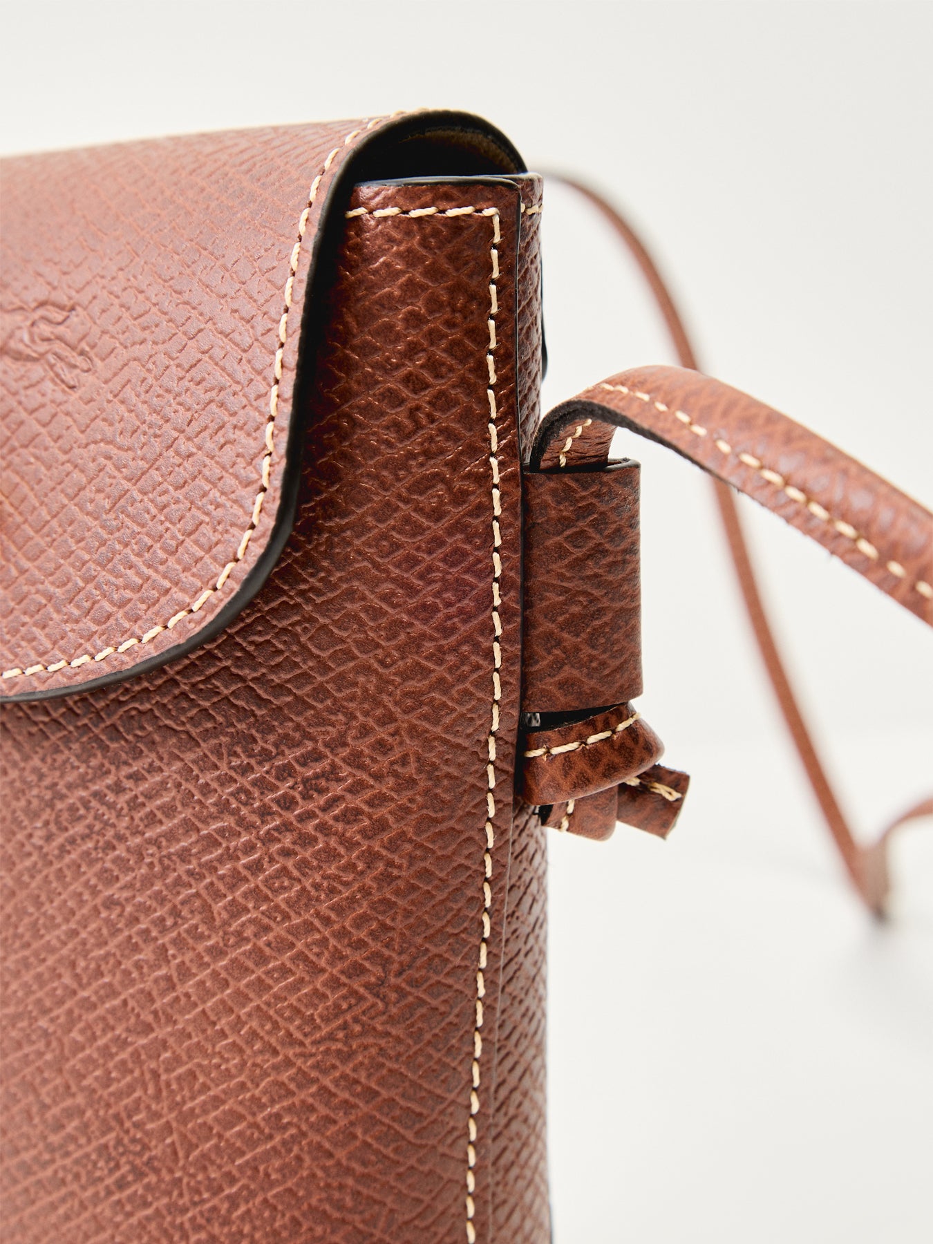 Epure Phone Case With Leather Lace Brown