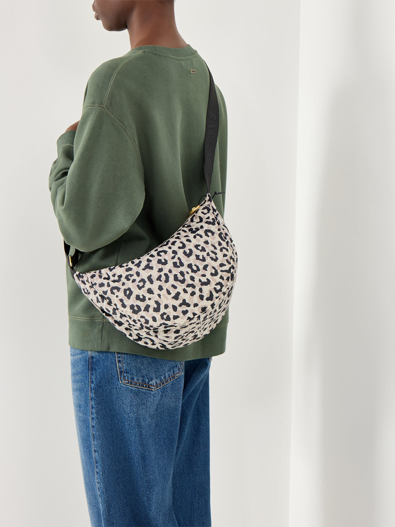 Boulevard Sling Bag Jasmine Leopard