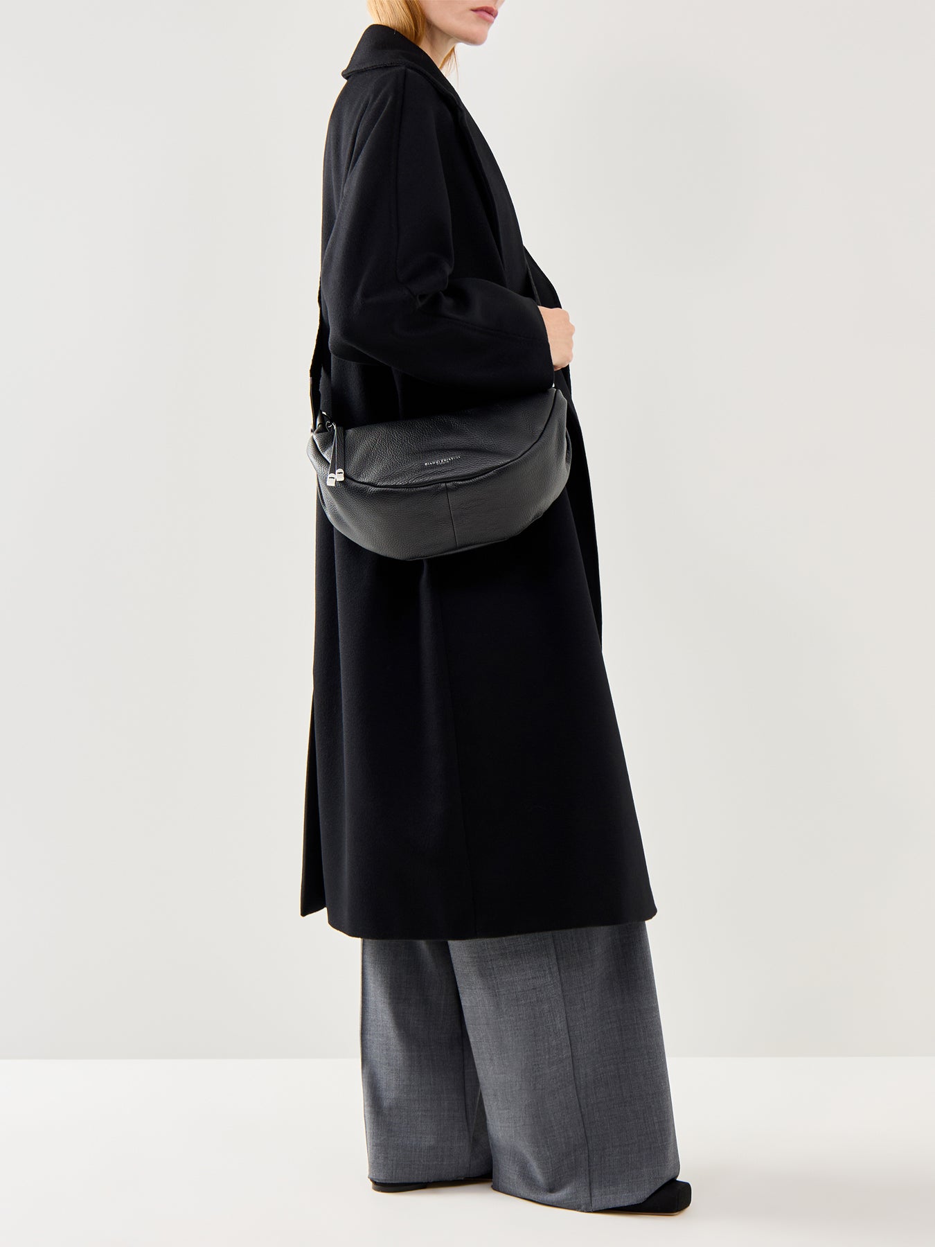 Aisha Crescent Crossbody Nero