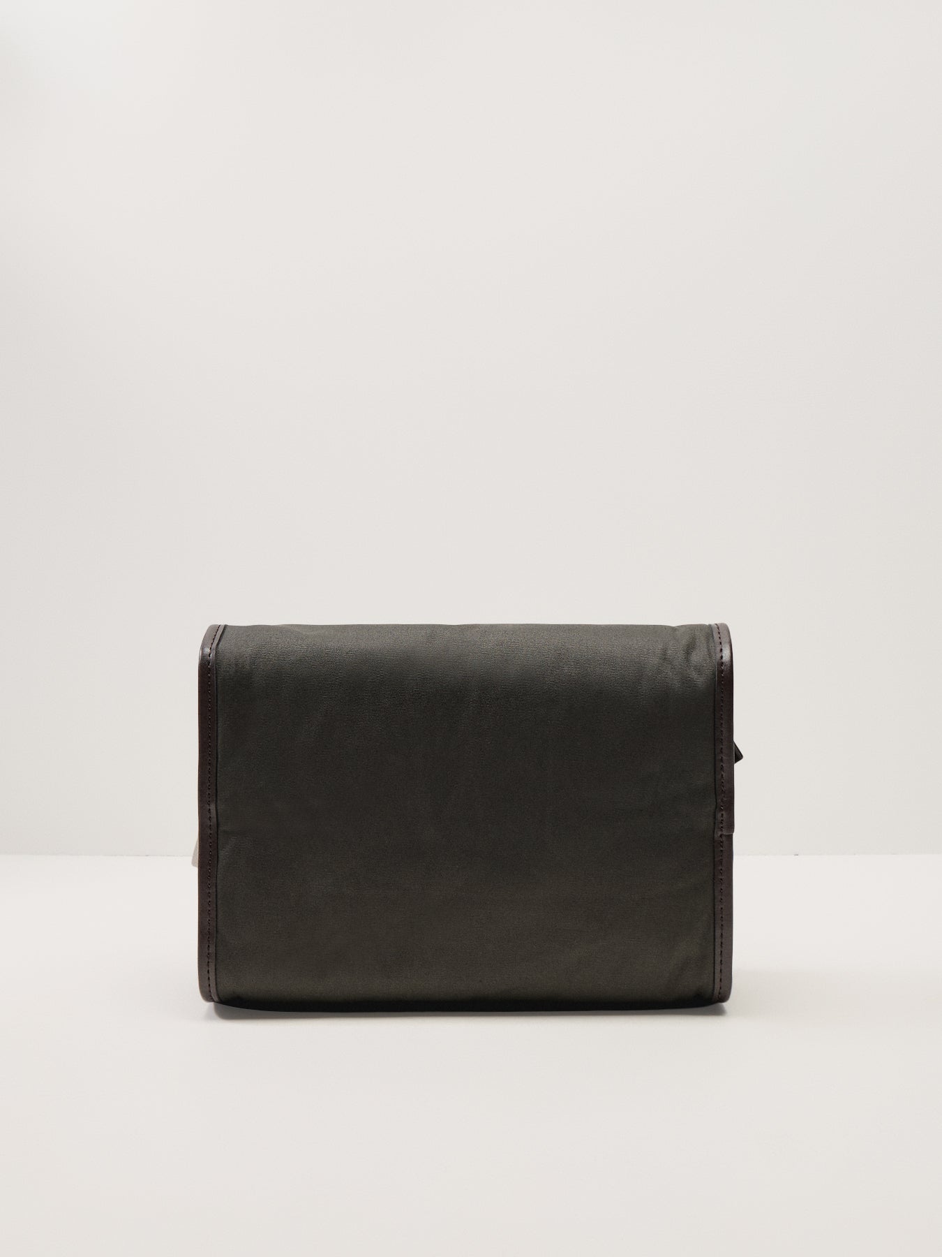 Barbour Wax Hanging Washbag Olive