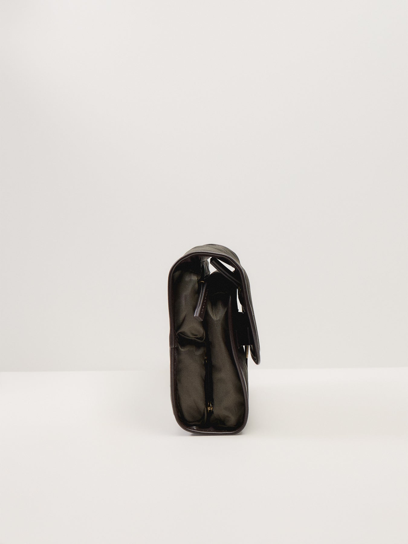 Barbour Wax Hanging Washbag Olive