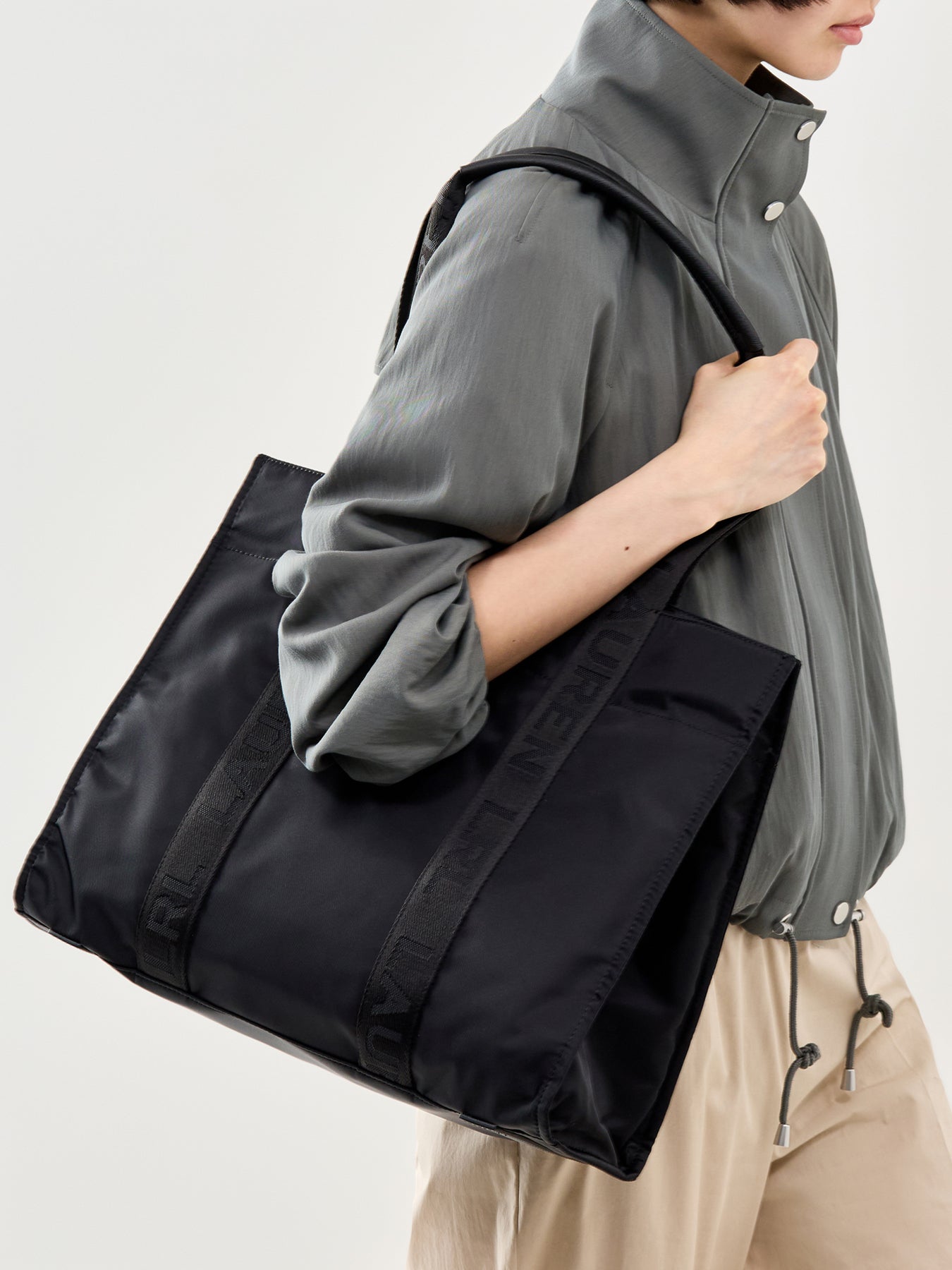 Stevie Extra Large Tote Black