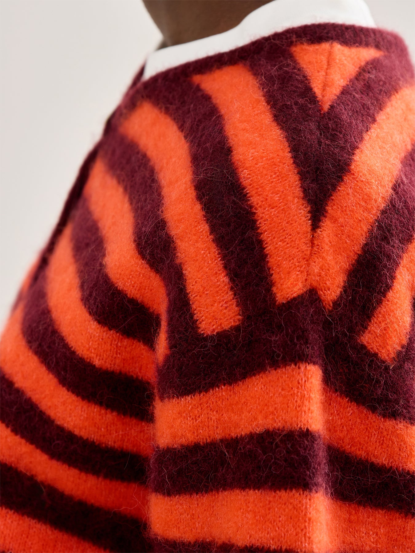 Vitow Wool Cardigan Red Stripe