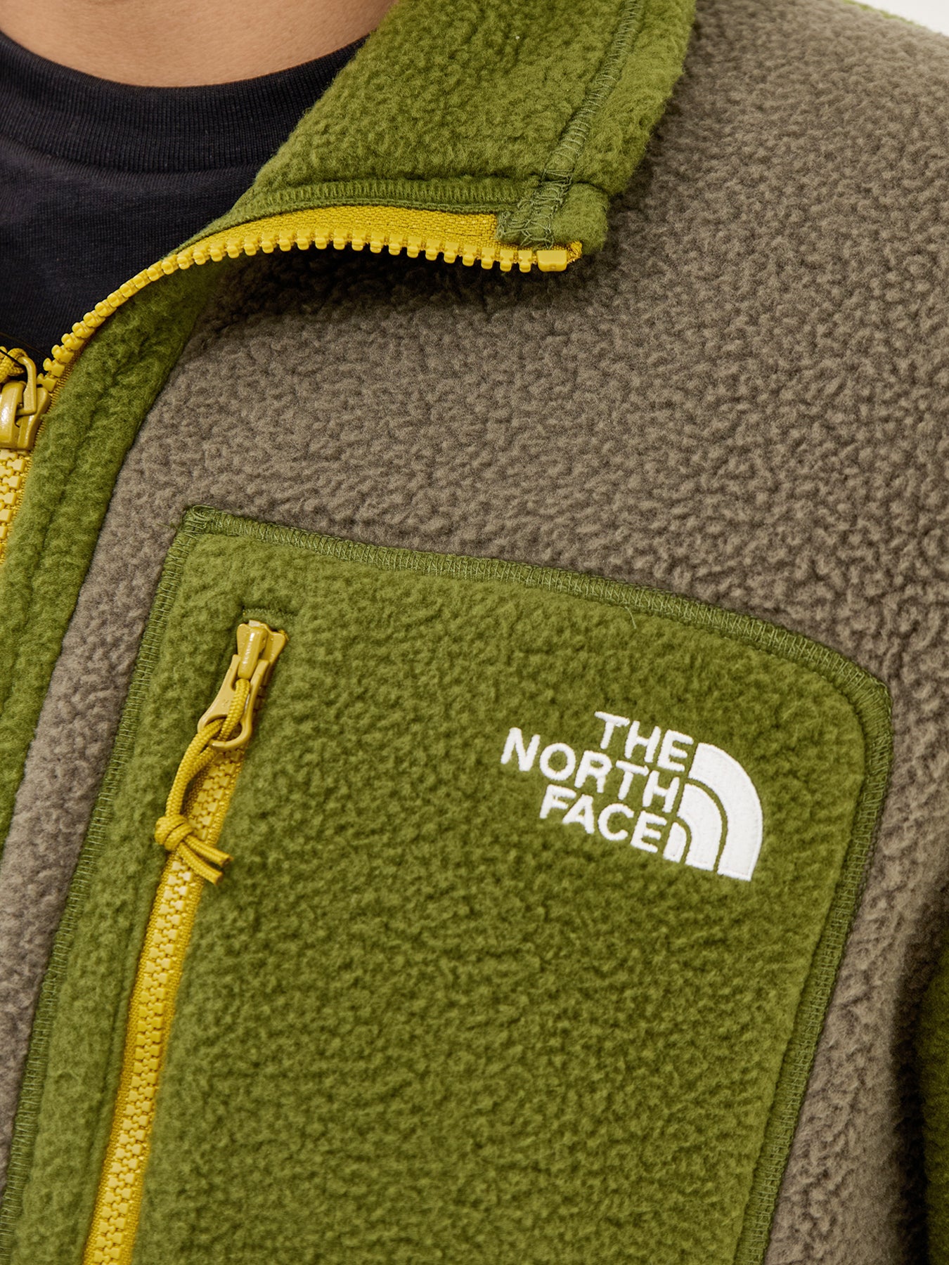 Yumiori Quarter Zip Green