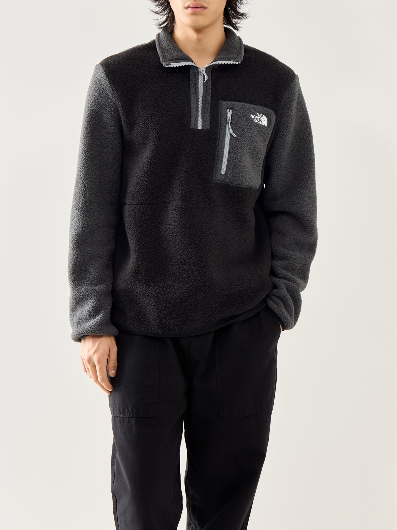 Yumiori Quarter Zip Black