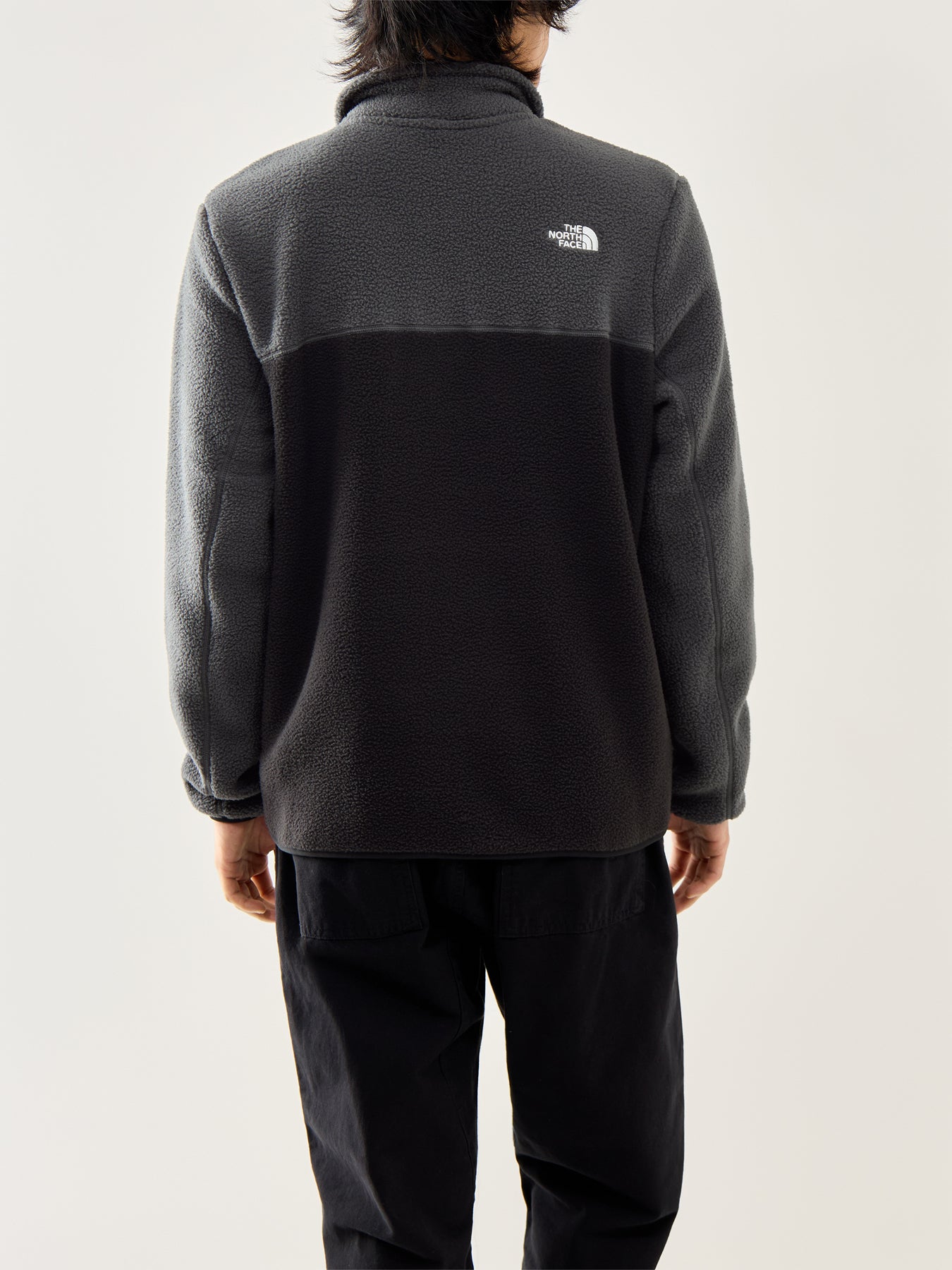Yumiori Quarter Zip Black