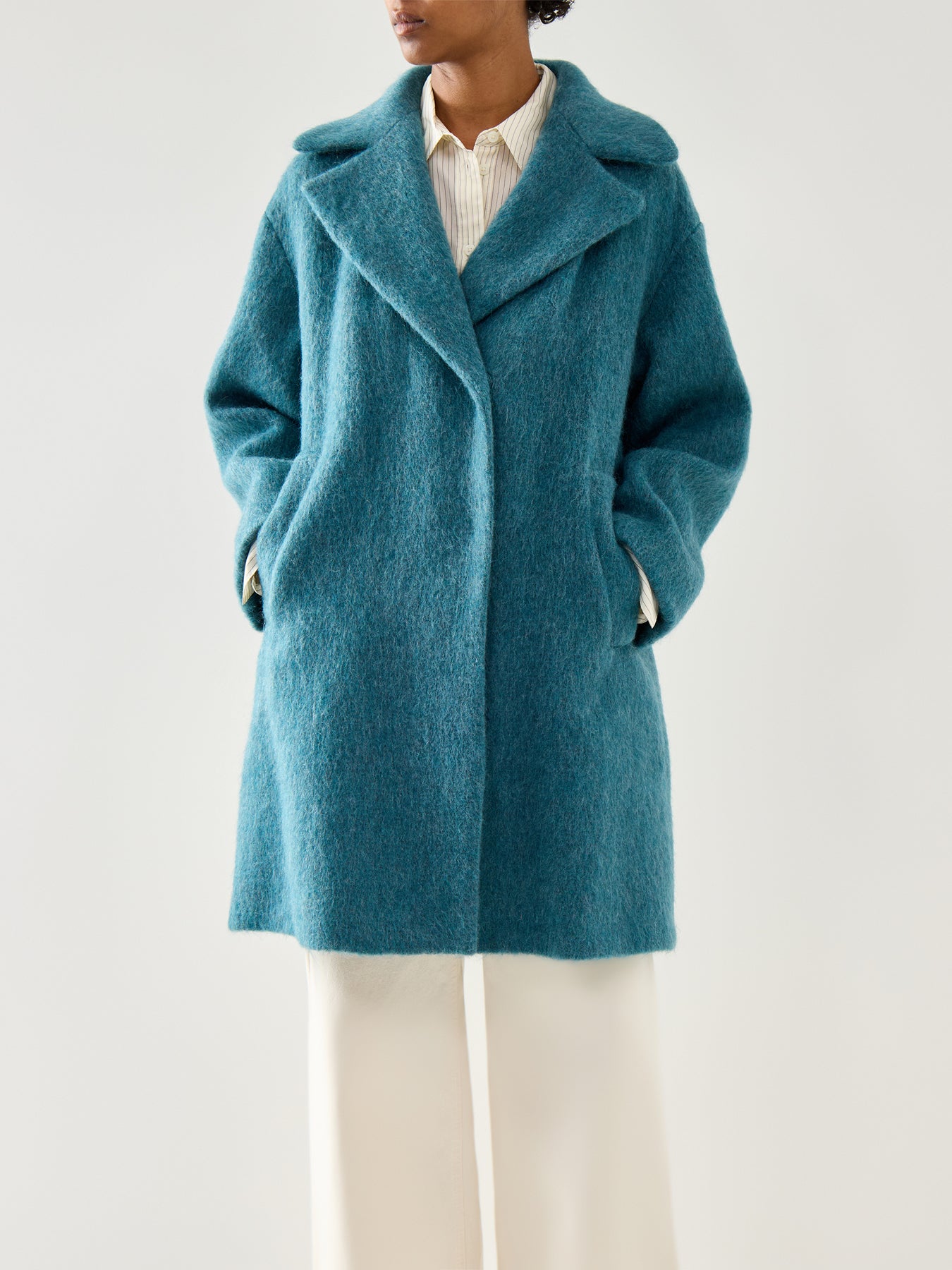 Rada Fluffy Eggshape Coat Blue