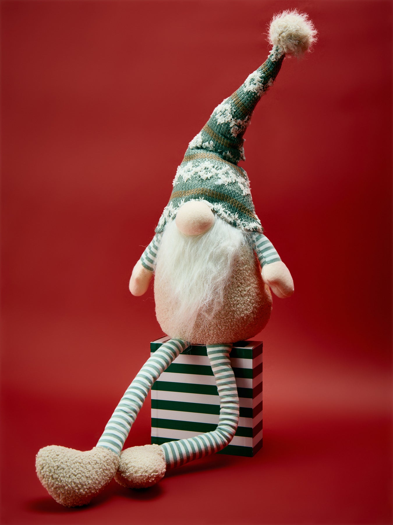 Frosted Eucalyptus and Berry Wreath Green