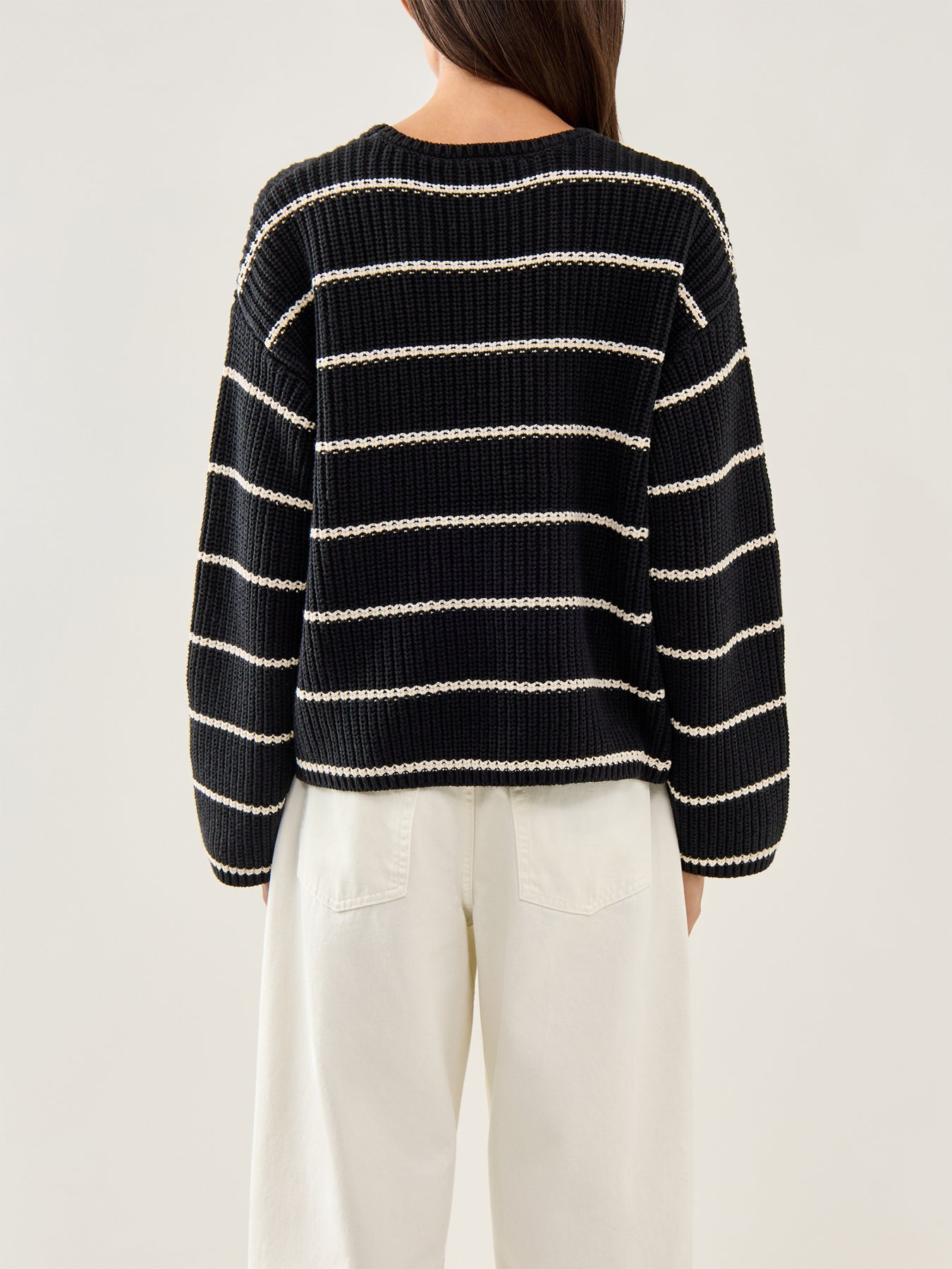 Selma Sus Knit O Neck Black Birch