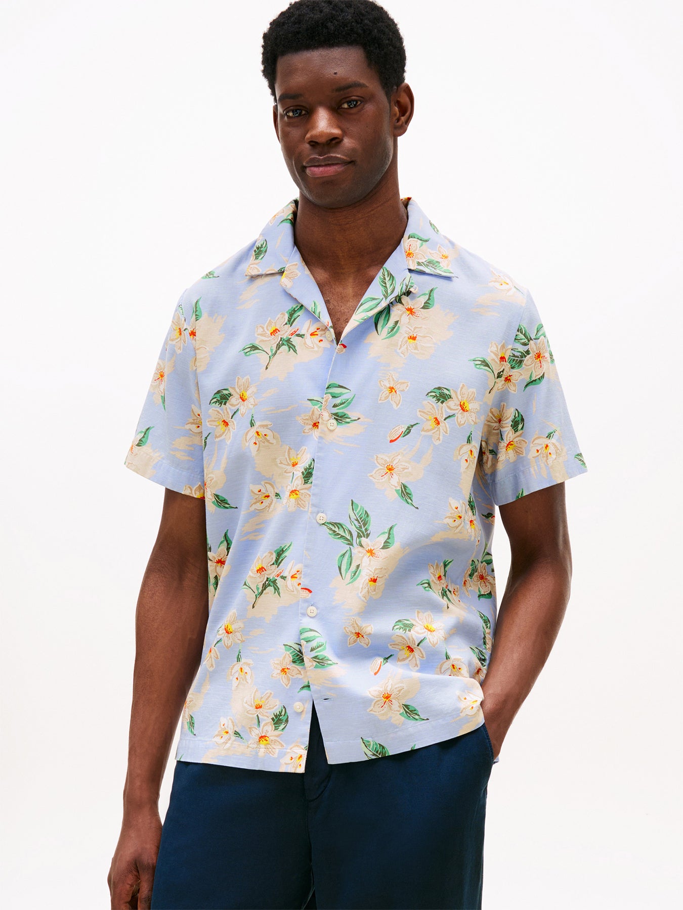 Lightweight Regular Fit Floral Short Sleeve Shirt