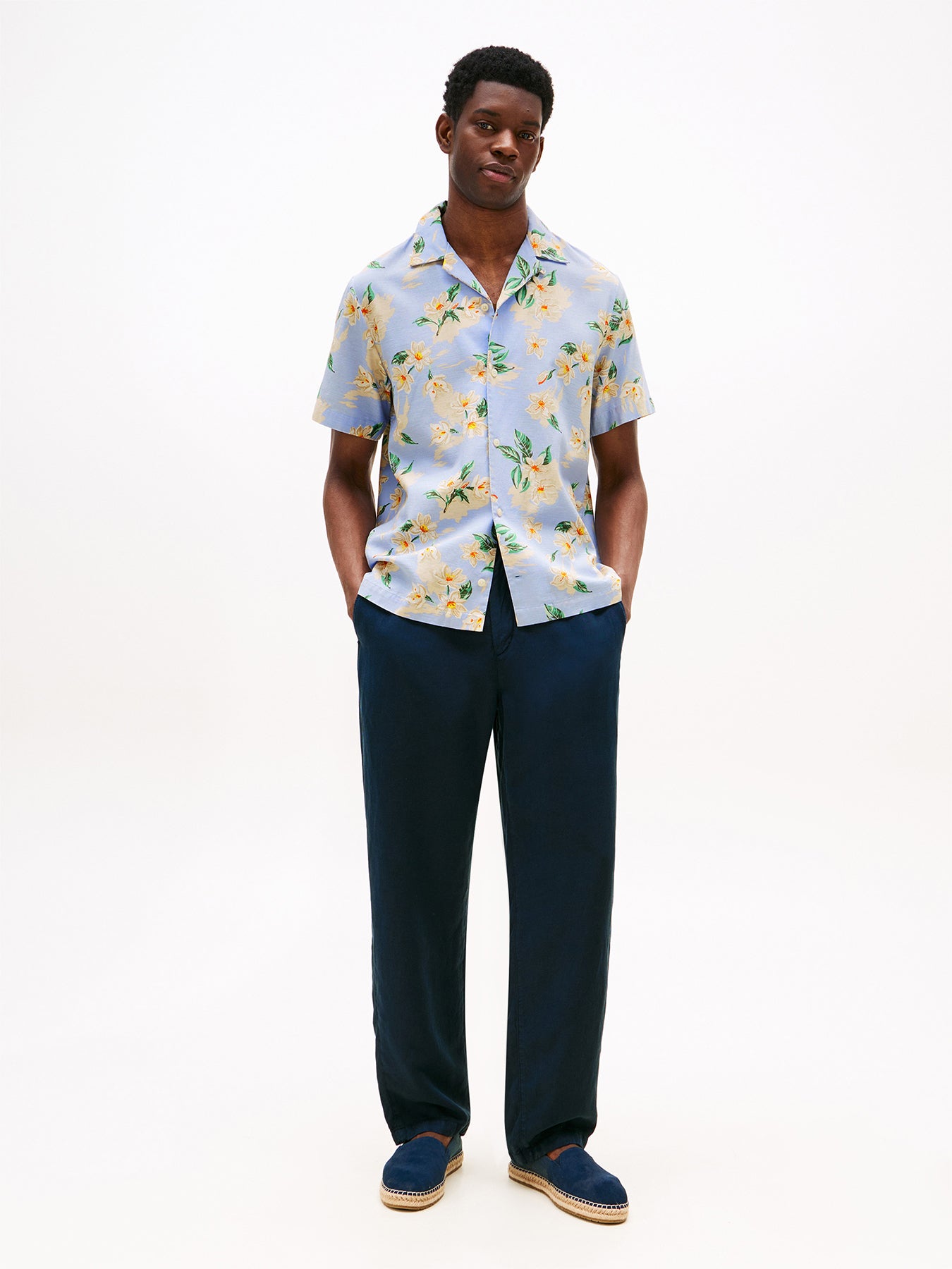 Lightweight Regular Fit Floral Short Sleeve Shirt