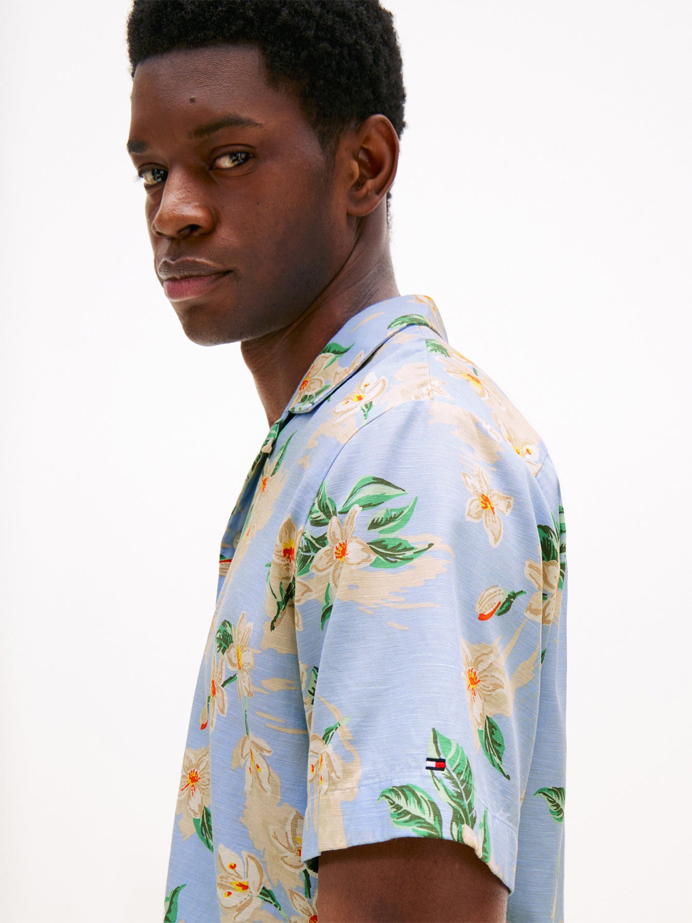 Lightweight Regular Fit Floral Short Sleeve Shirt