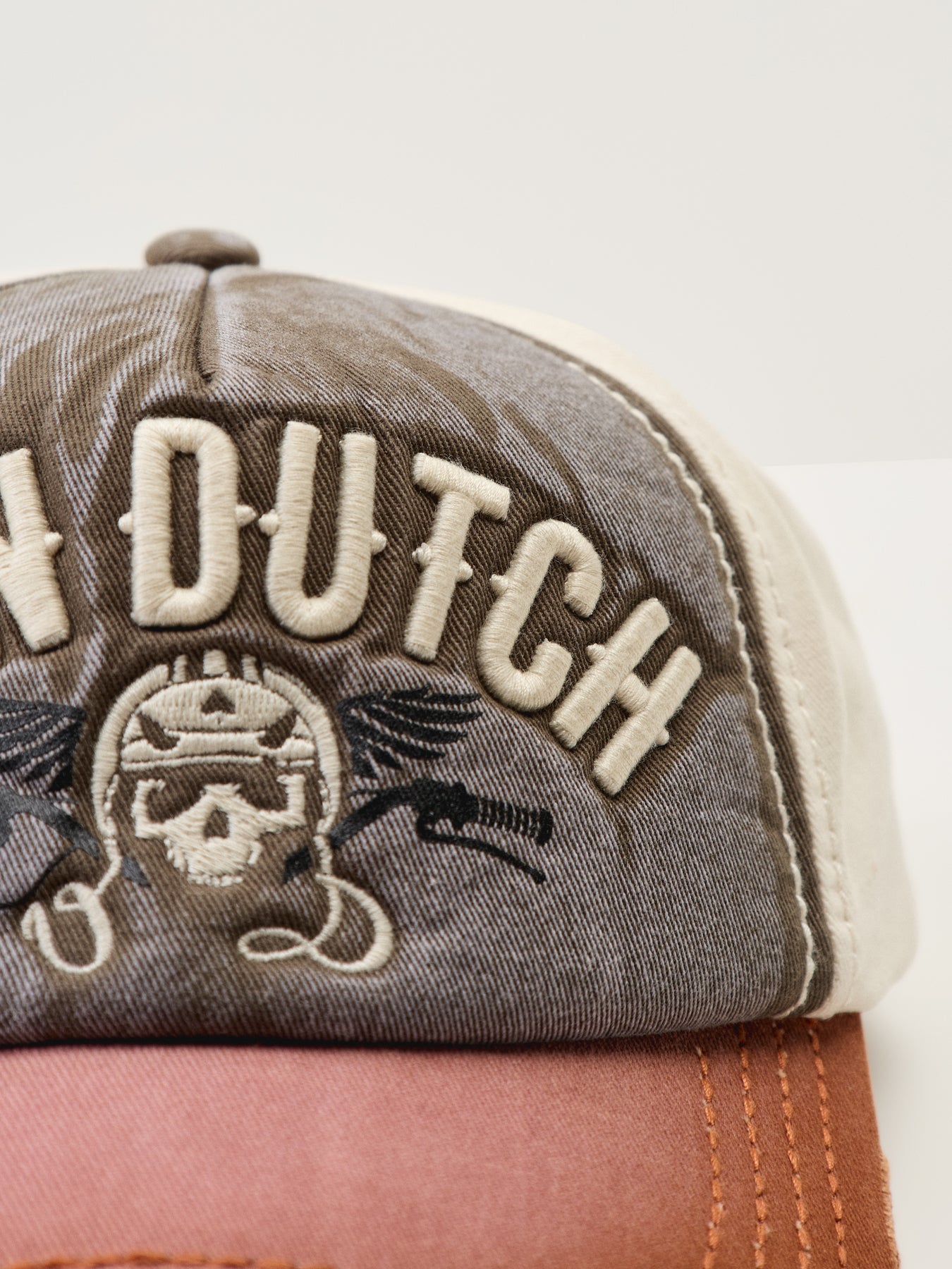 V Dutch Cap Xavier Skull 01