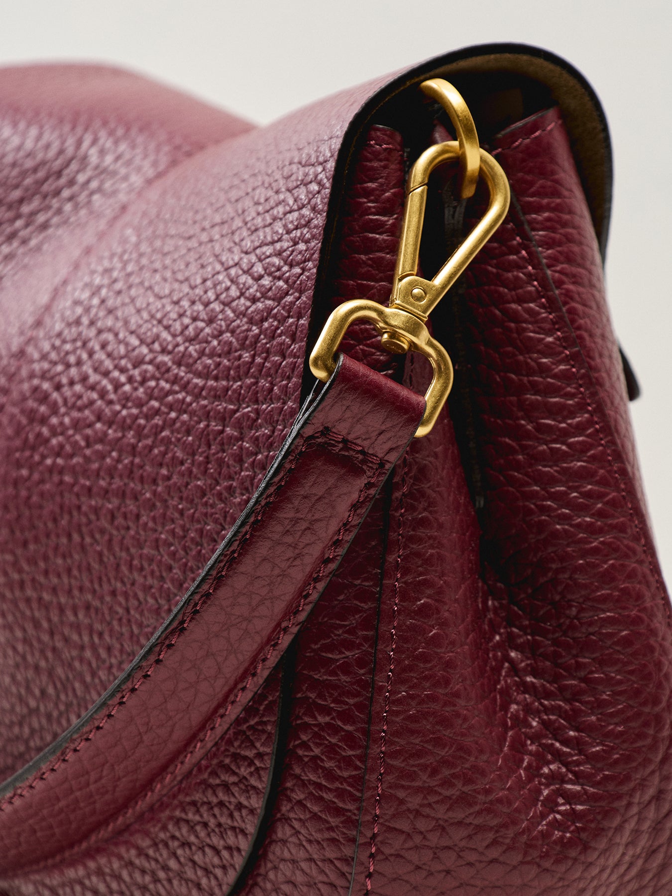 New Helena Round Crossbody Wine