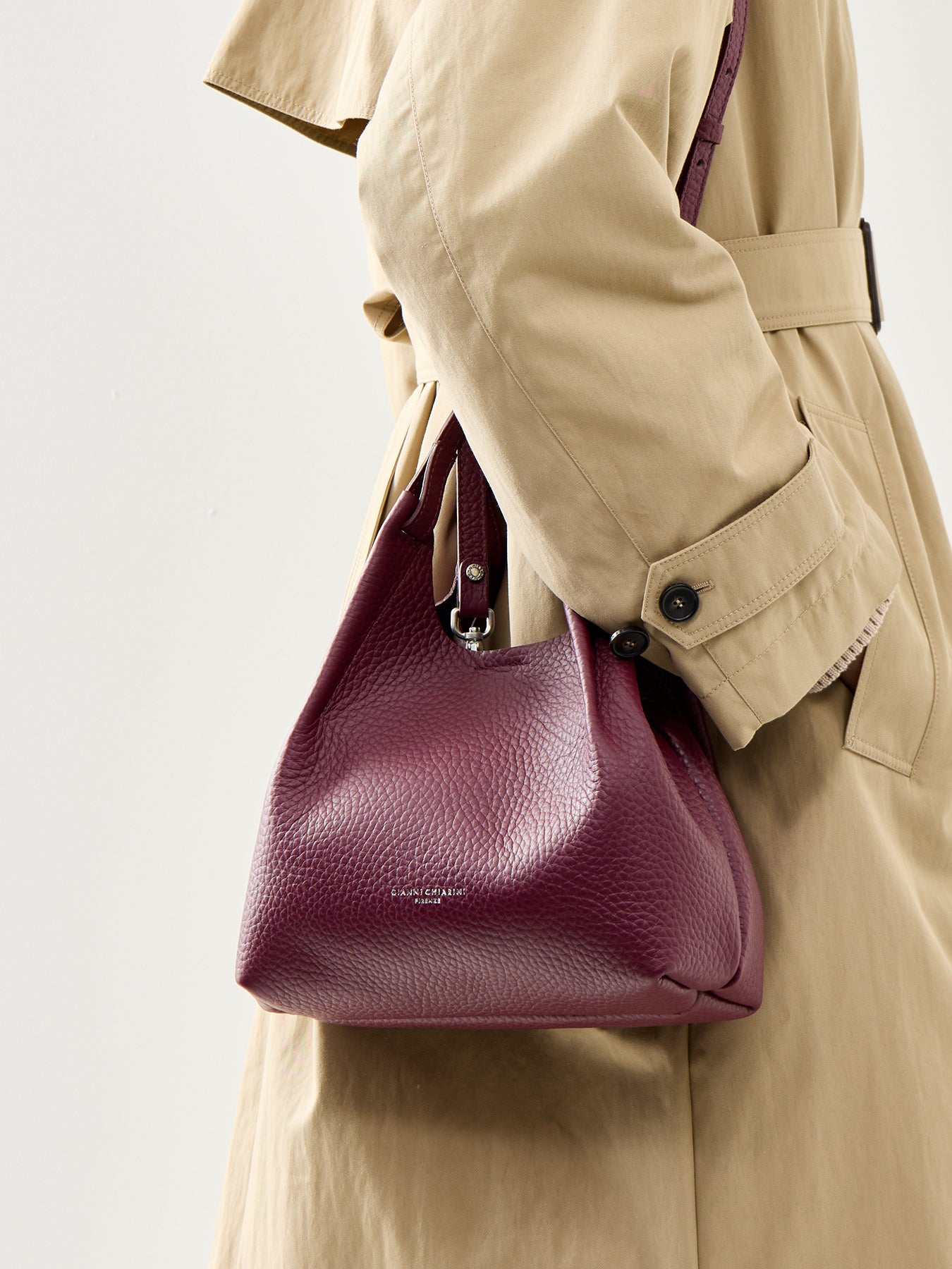 Dua Medium Leather Crossbody Bag Berry Wine