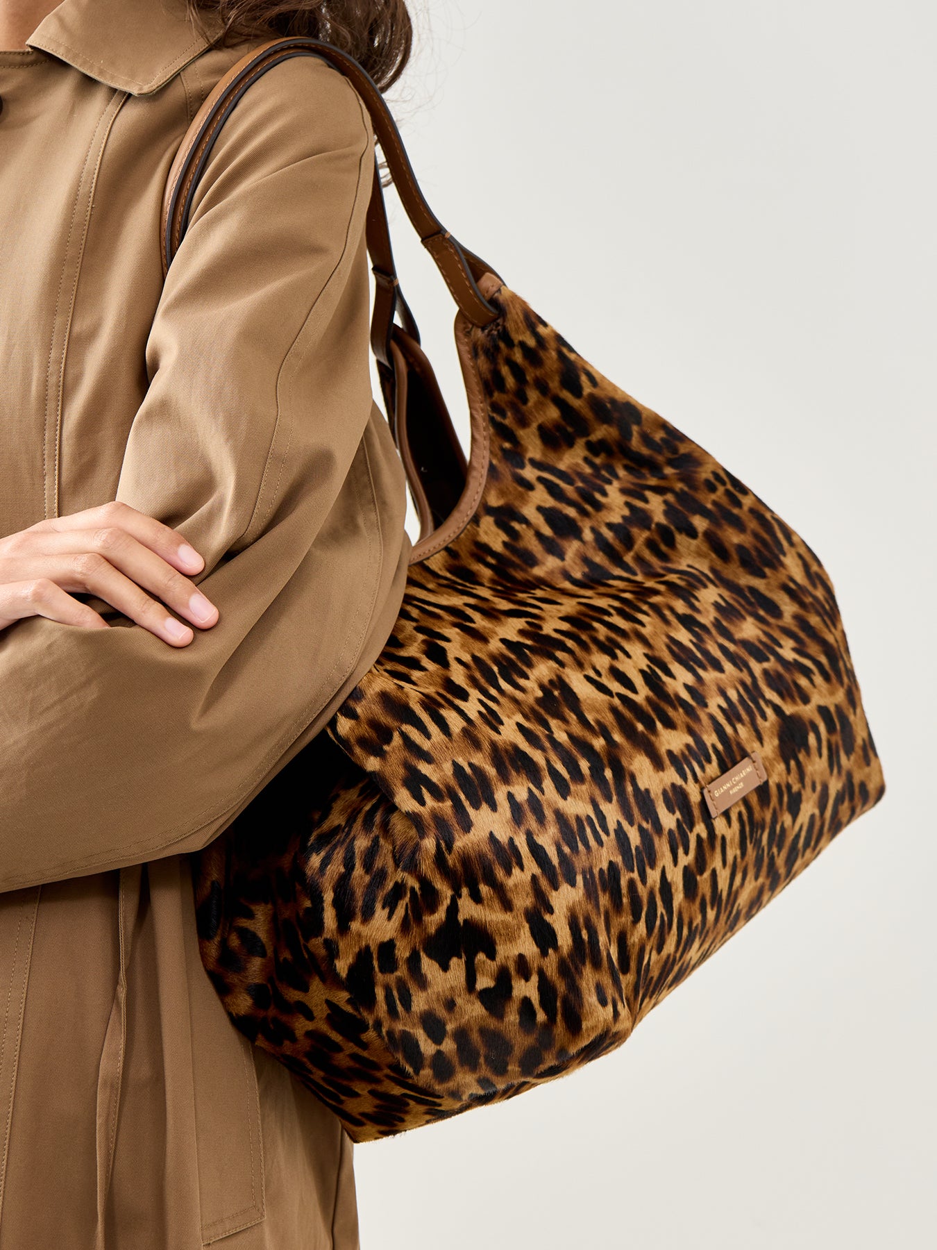 Dua Lynx Large Leather Shoulder Tote Leopard