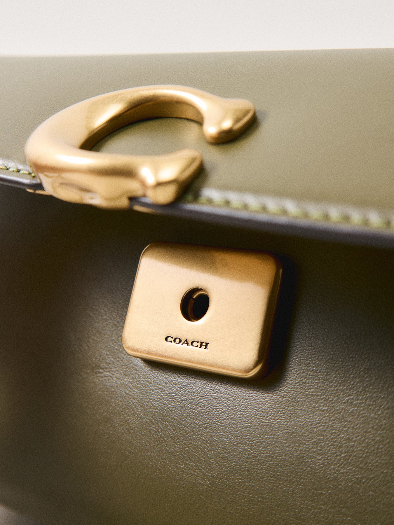 Refined Calf Leather Jet Shoulder Bag Olive