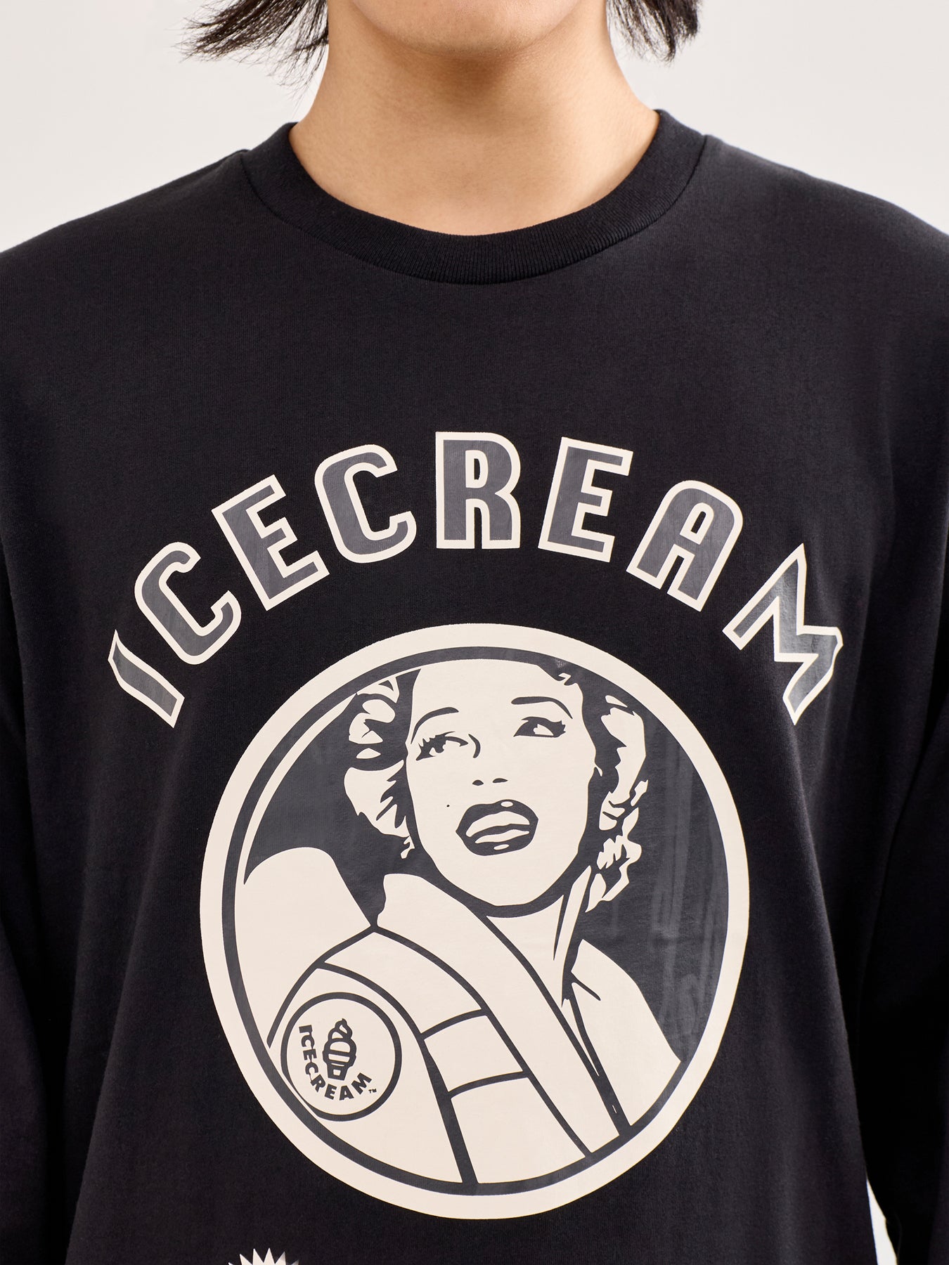 Graphic Long-Sleeve T-Shirt Black