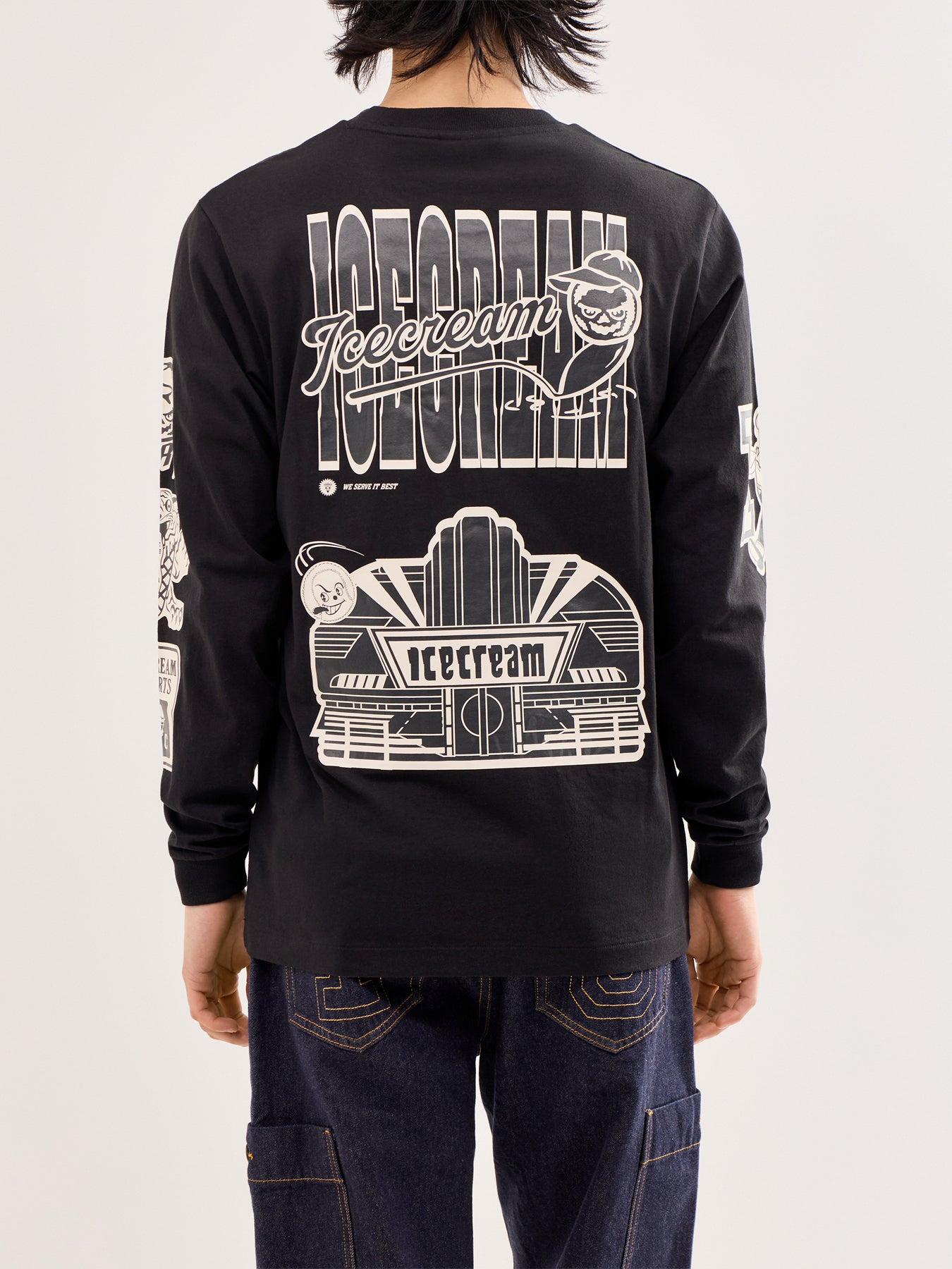 Graphic Long-Sleeve T-Shirt Black