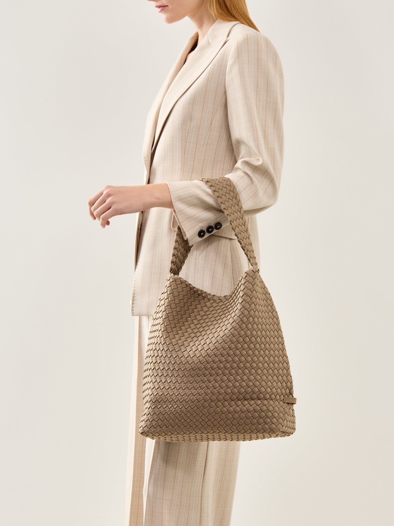 Nomad Hobo Medium Cashmere