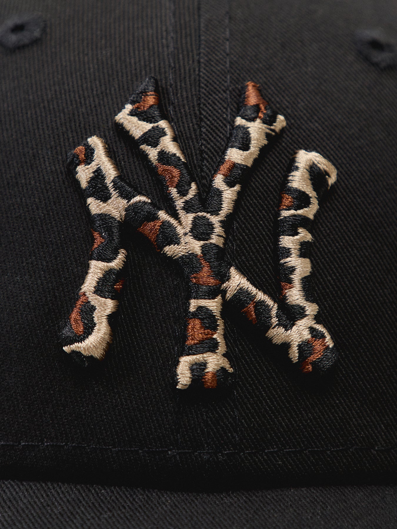 New Era NY Leopard Logo Baseball Cap Black