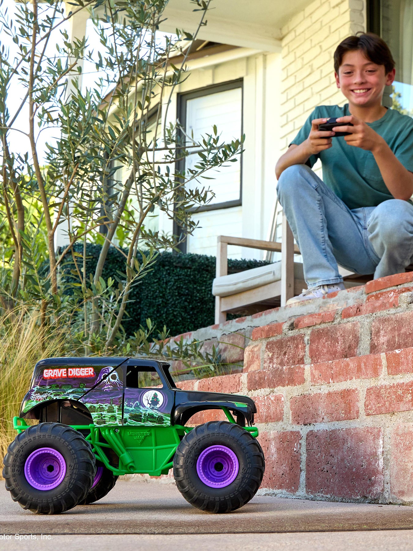 Smash And Bash Grave Digger