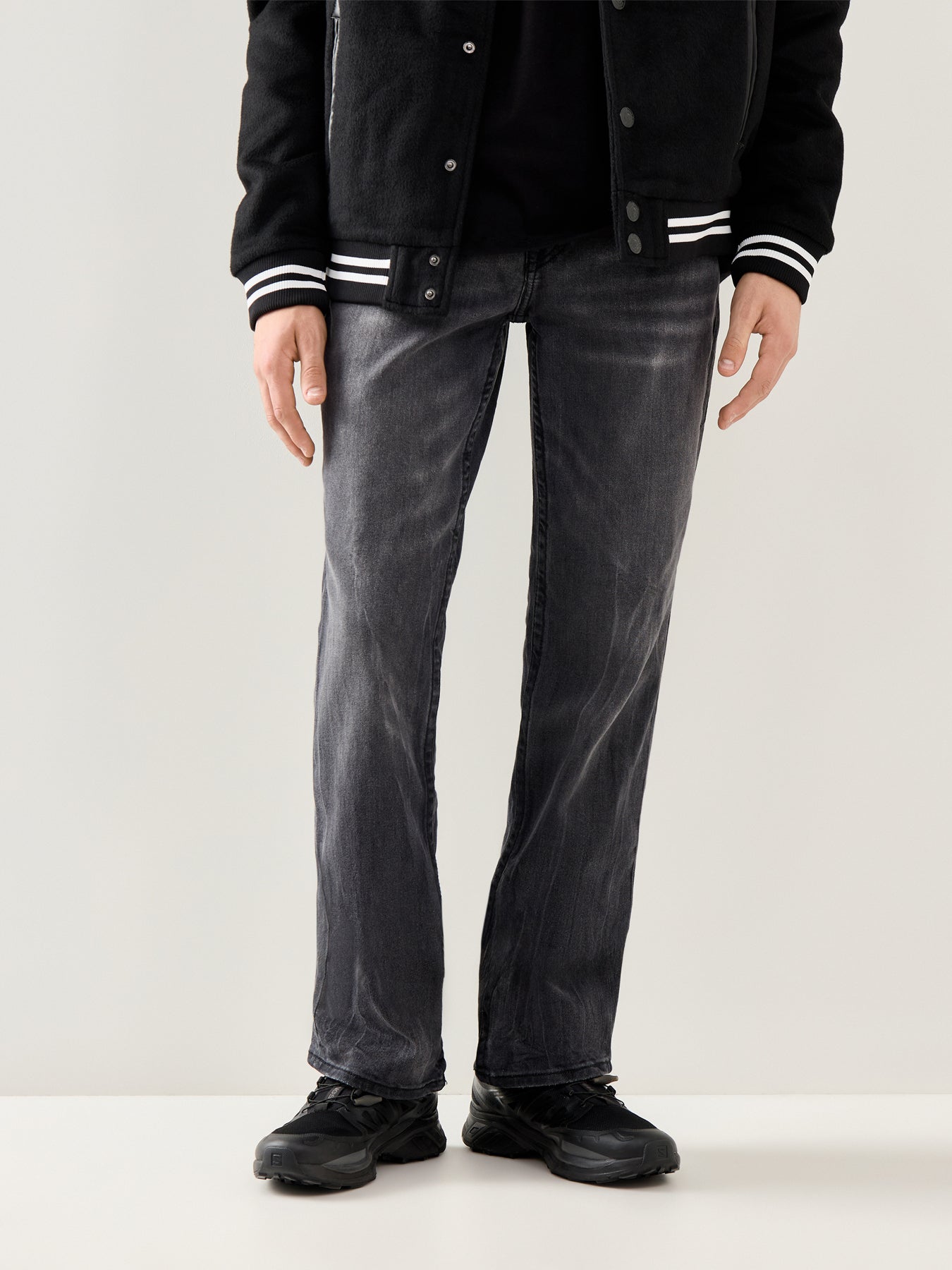 Ricky No Flap Embroidered Bandana