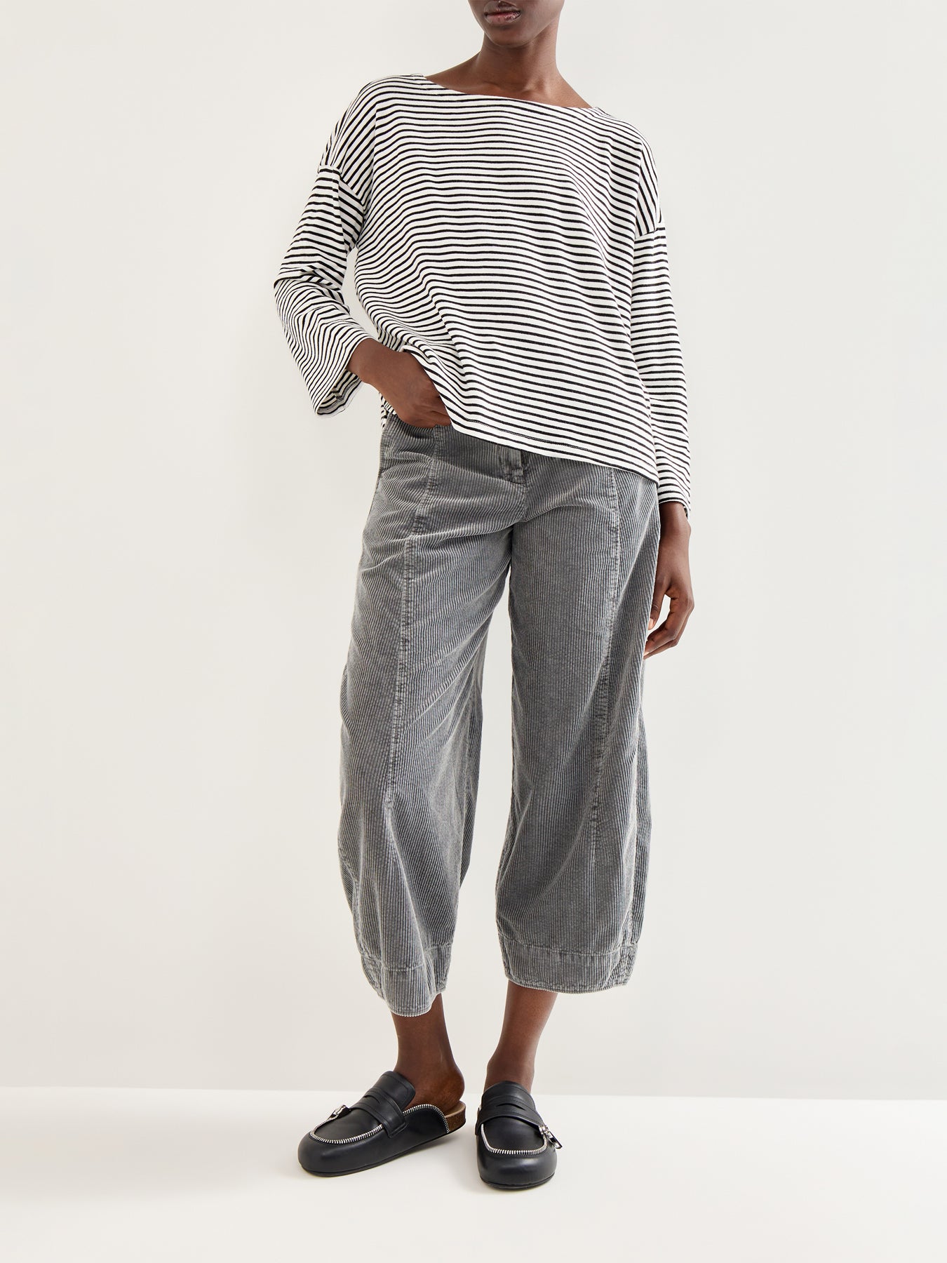 Bateau Neck Bracelet Sleeve Top White/Black