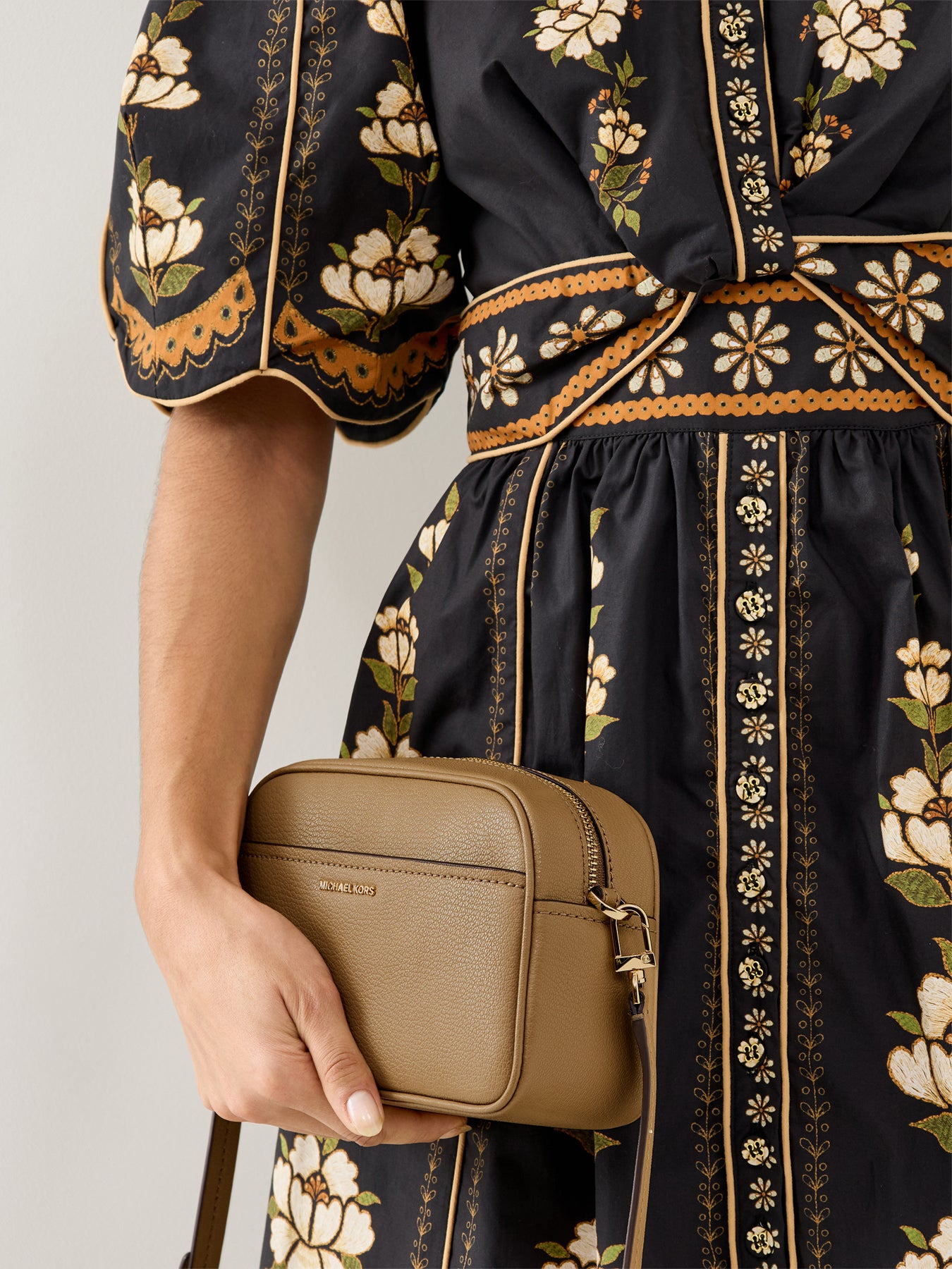 Michael Kors Jet Set Small Camera Crossbody Husk