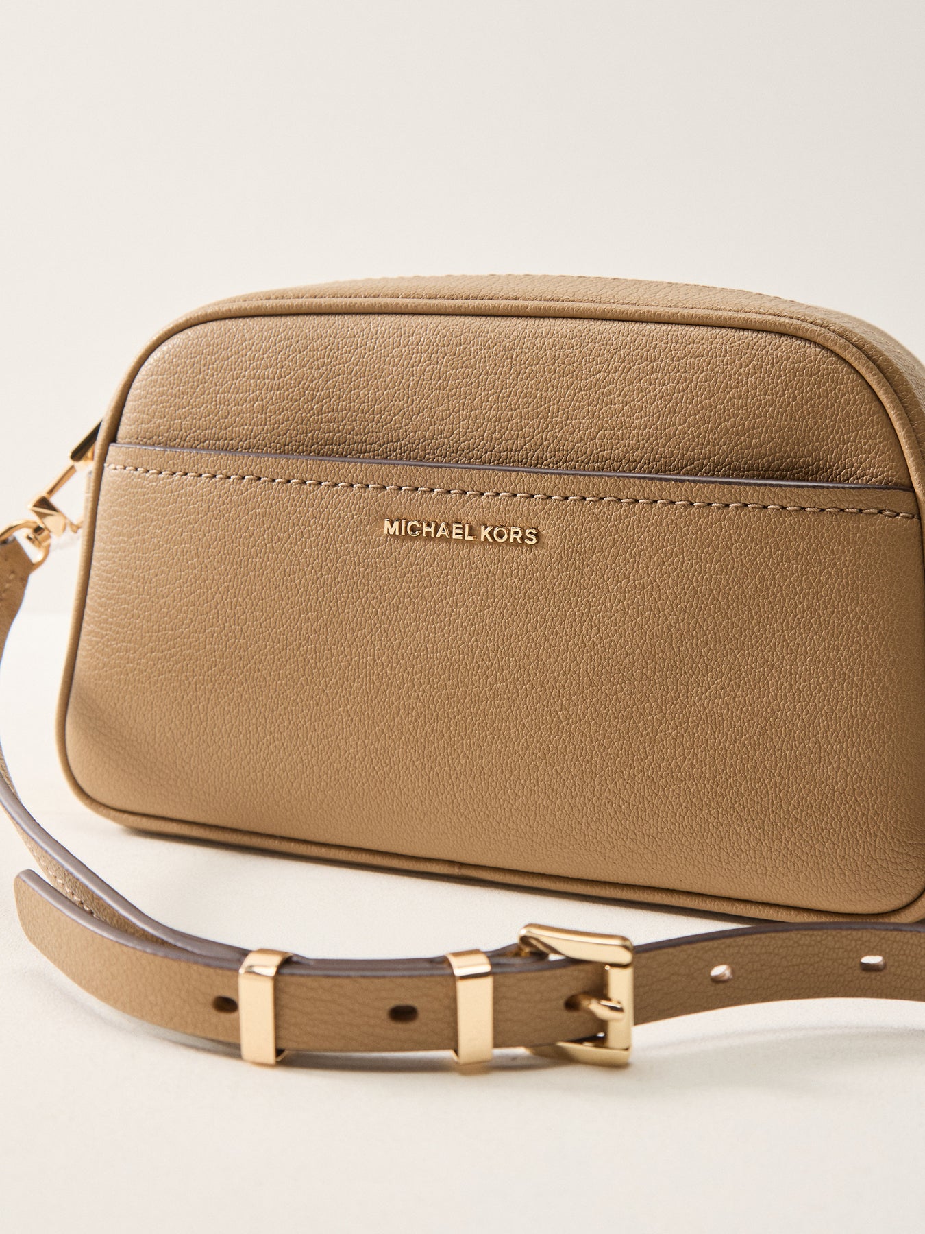 Michael Kors Jet Set Small Camera Crossbody Husk