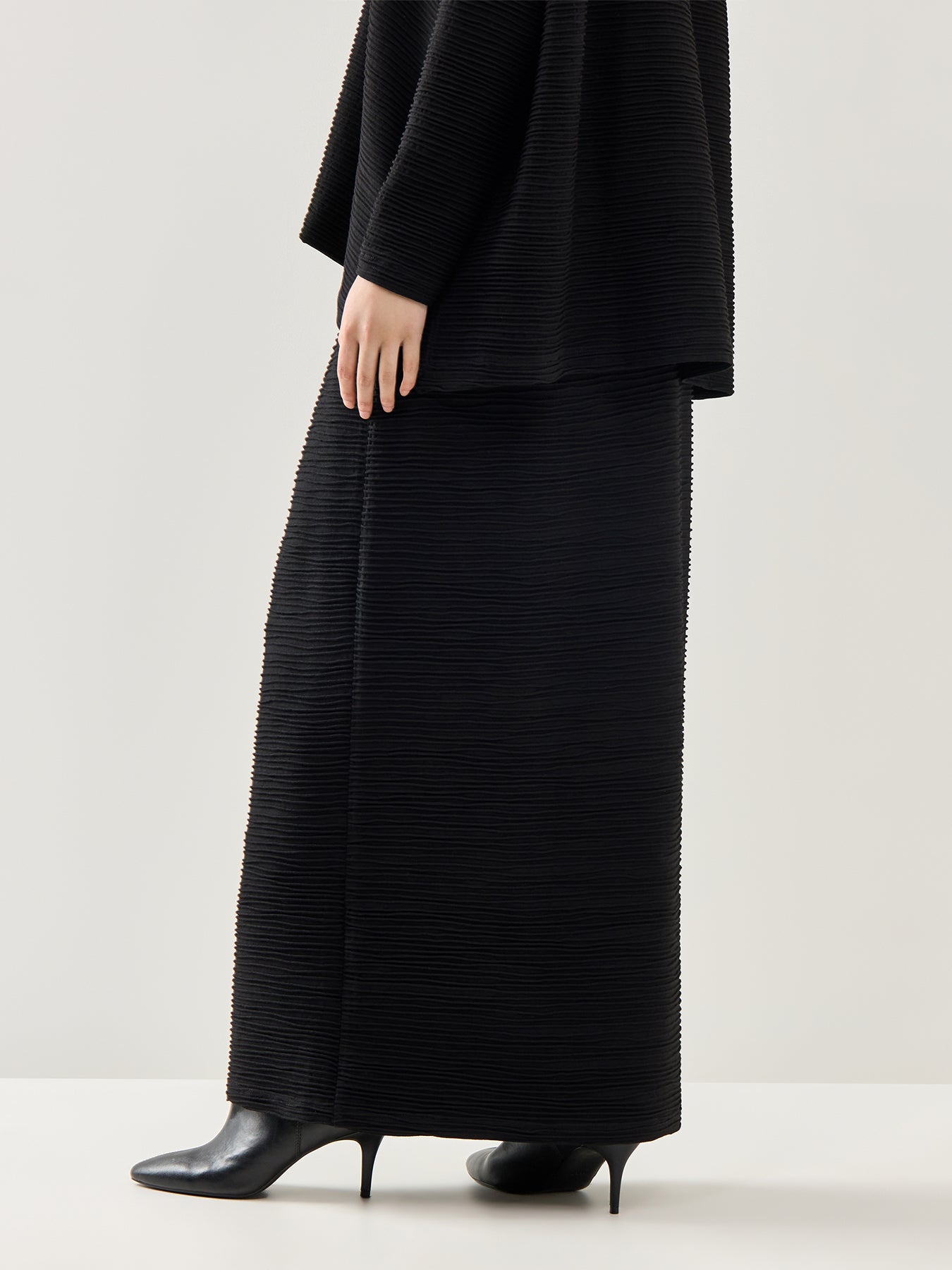 Textured Wave Viscose Jersey Skirt Black