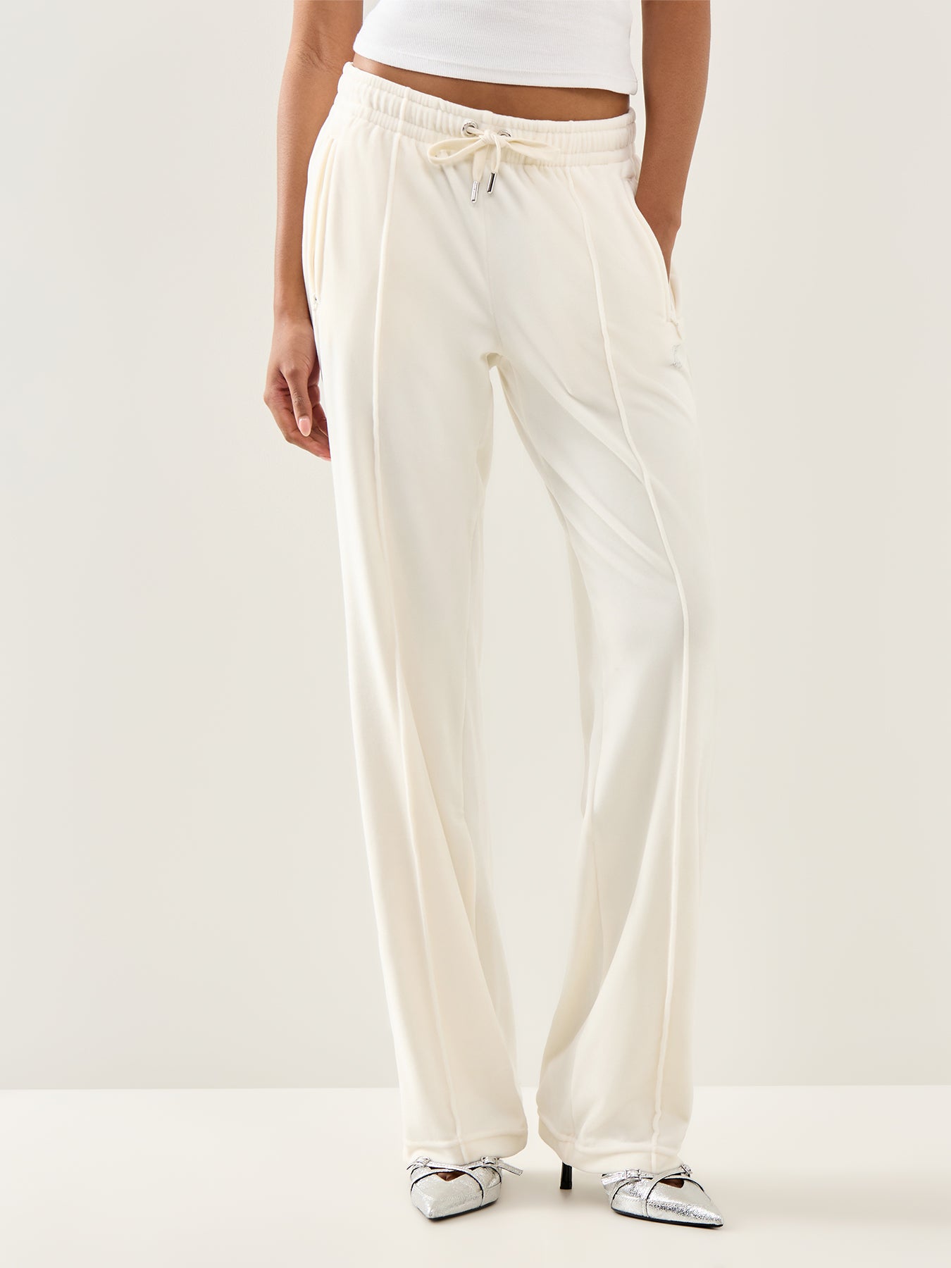 Outline Trackpants White