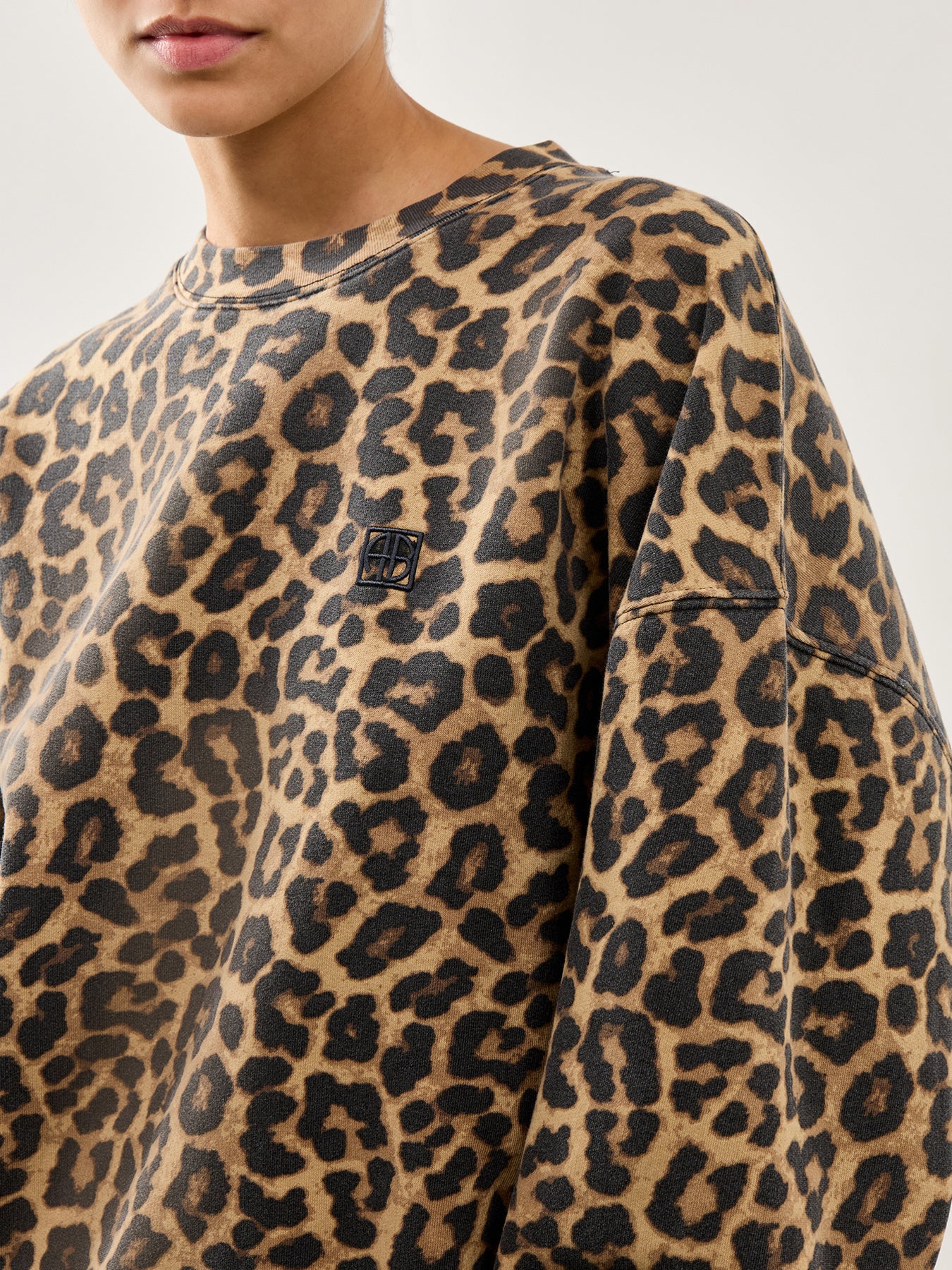 Miles Sweatshirt Black And Brown Leopard