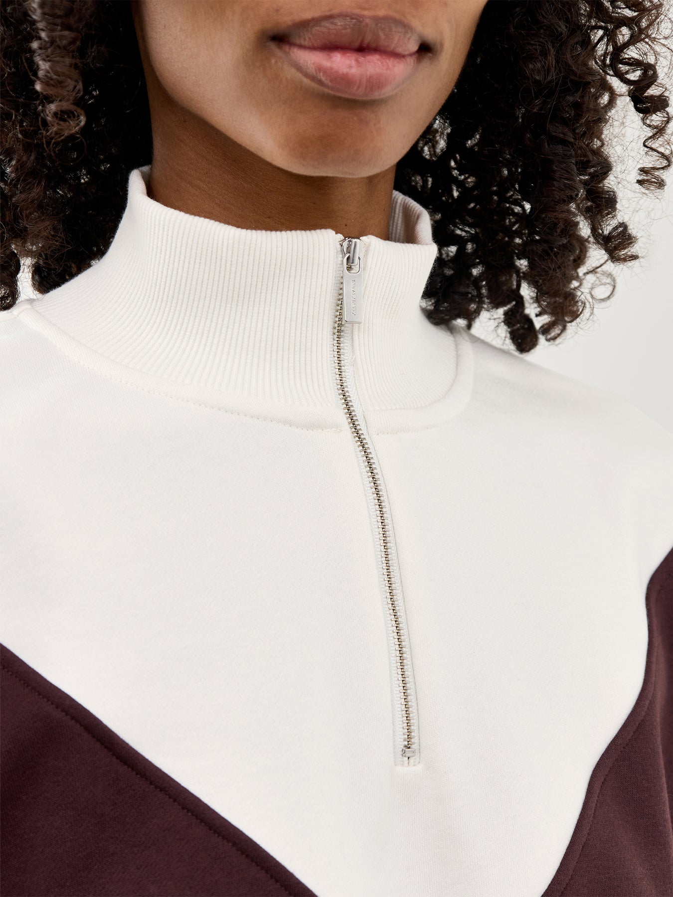 Revive Crop Half Zip Sweatshirt Sablebrown Lilywhite