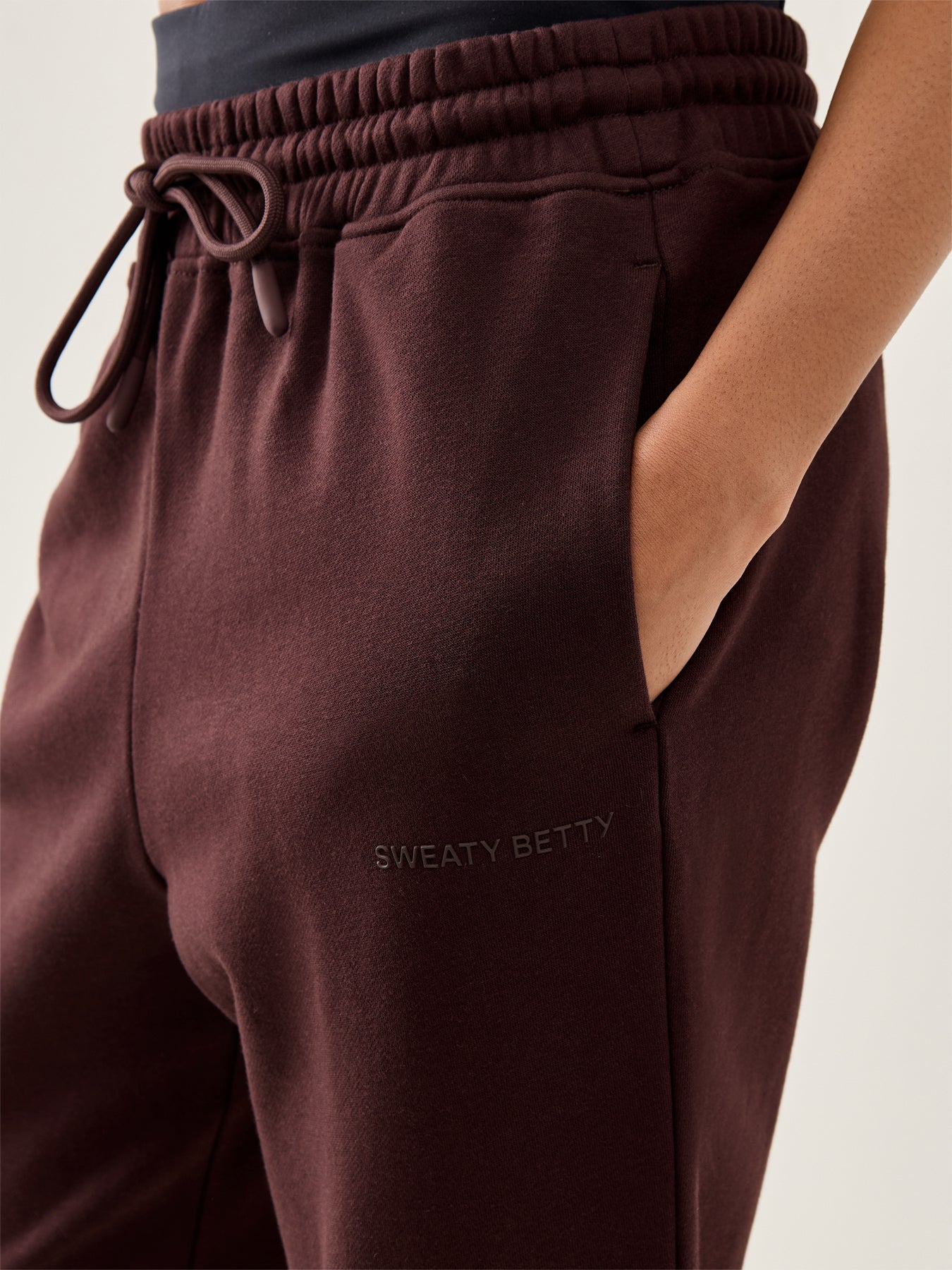 Revive Relaxed Jogger Sable Brown