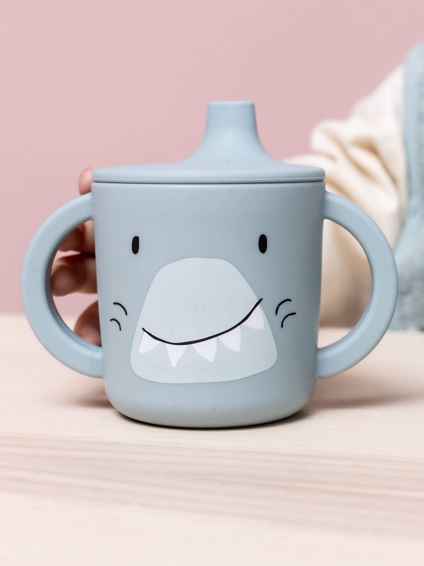 Silicone sippy cup Mr Shark