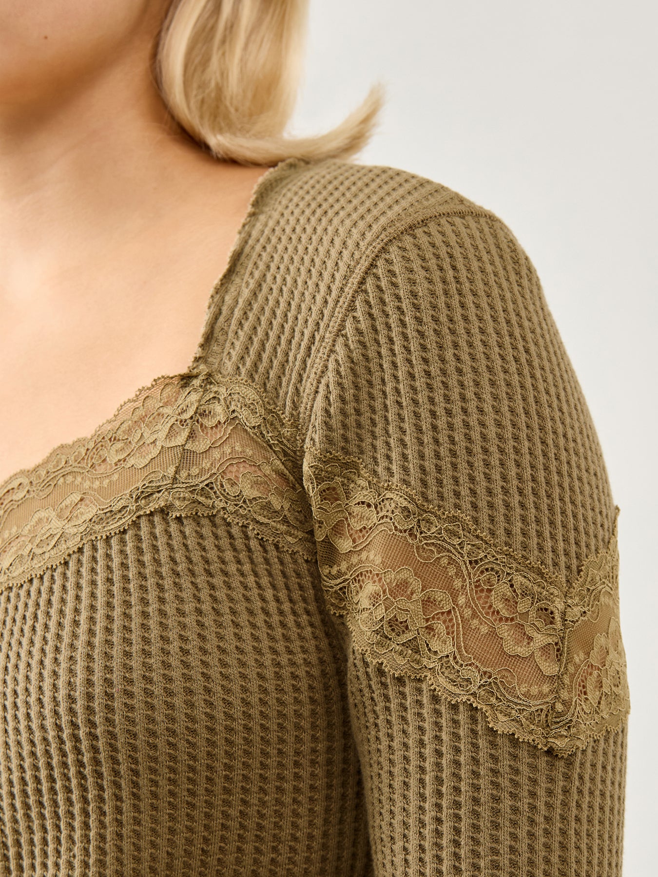 Lets Party Cardi Gothic Olive