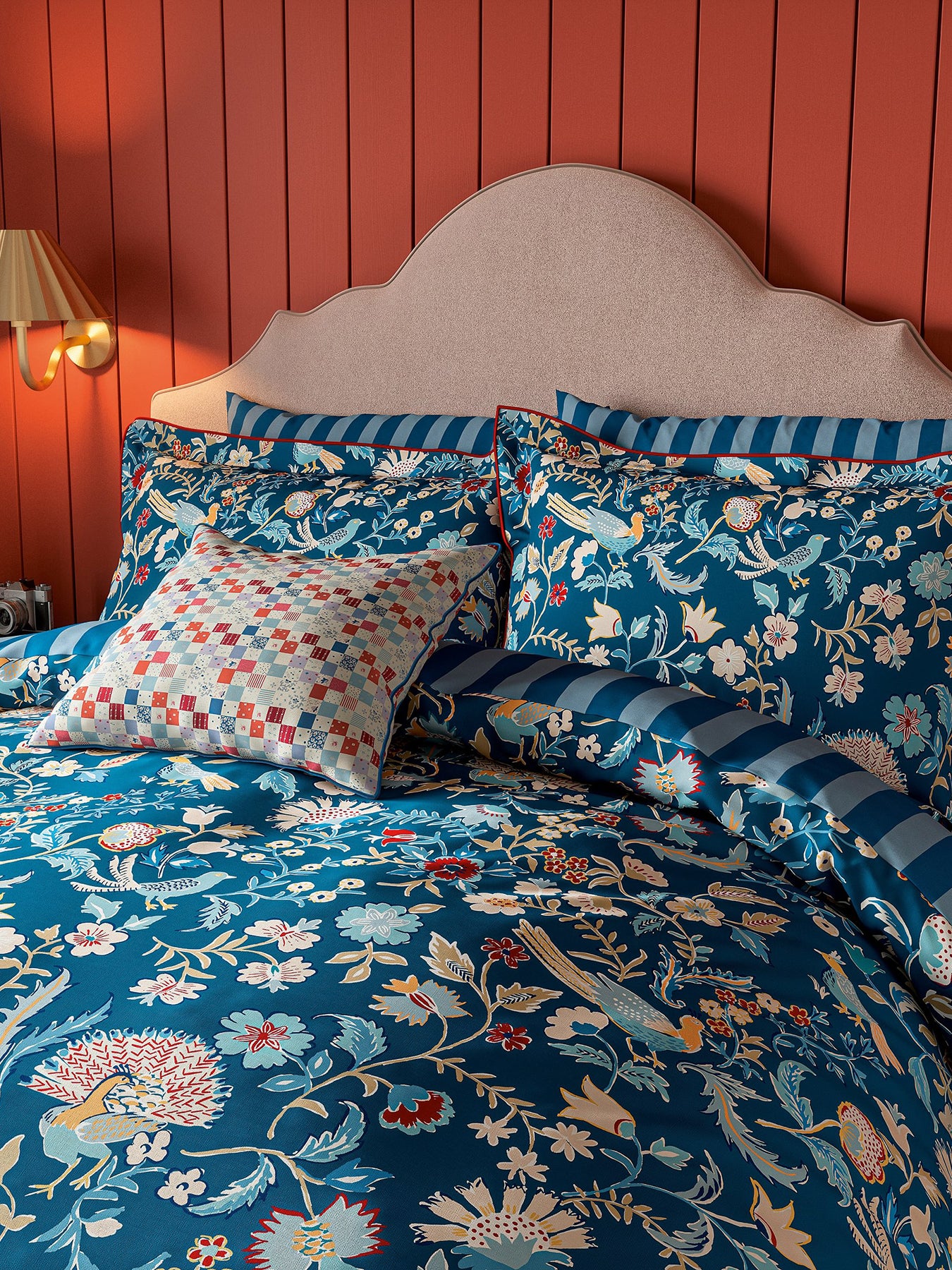 Seaforde Cover Set Blue/Red by Land & Shore