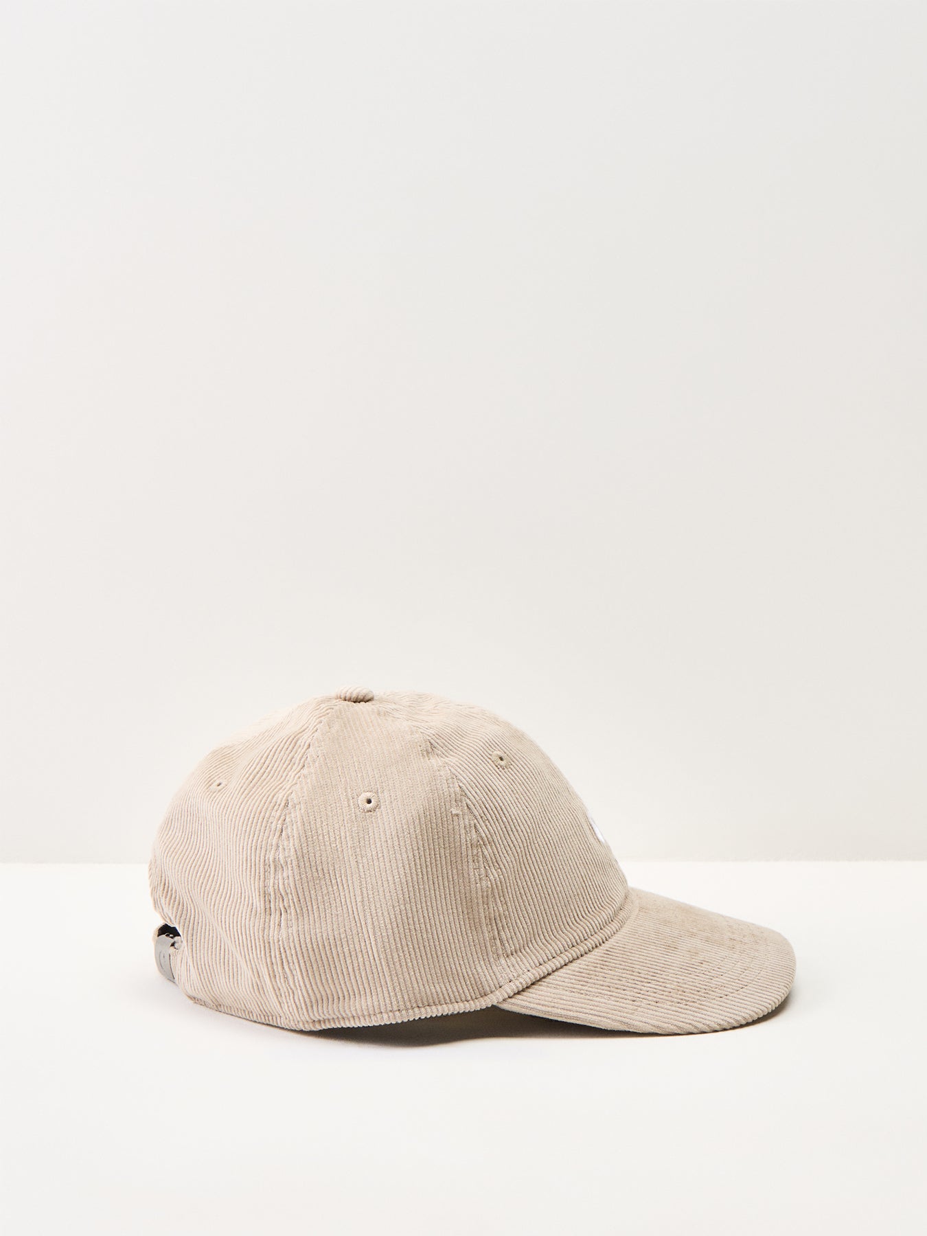 Harlem Corduroy Cap Wall / White